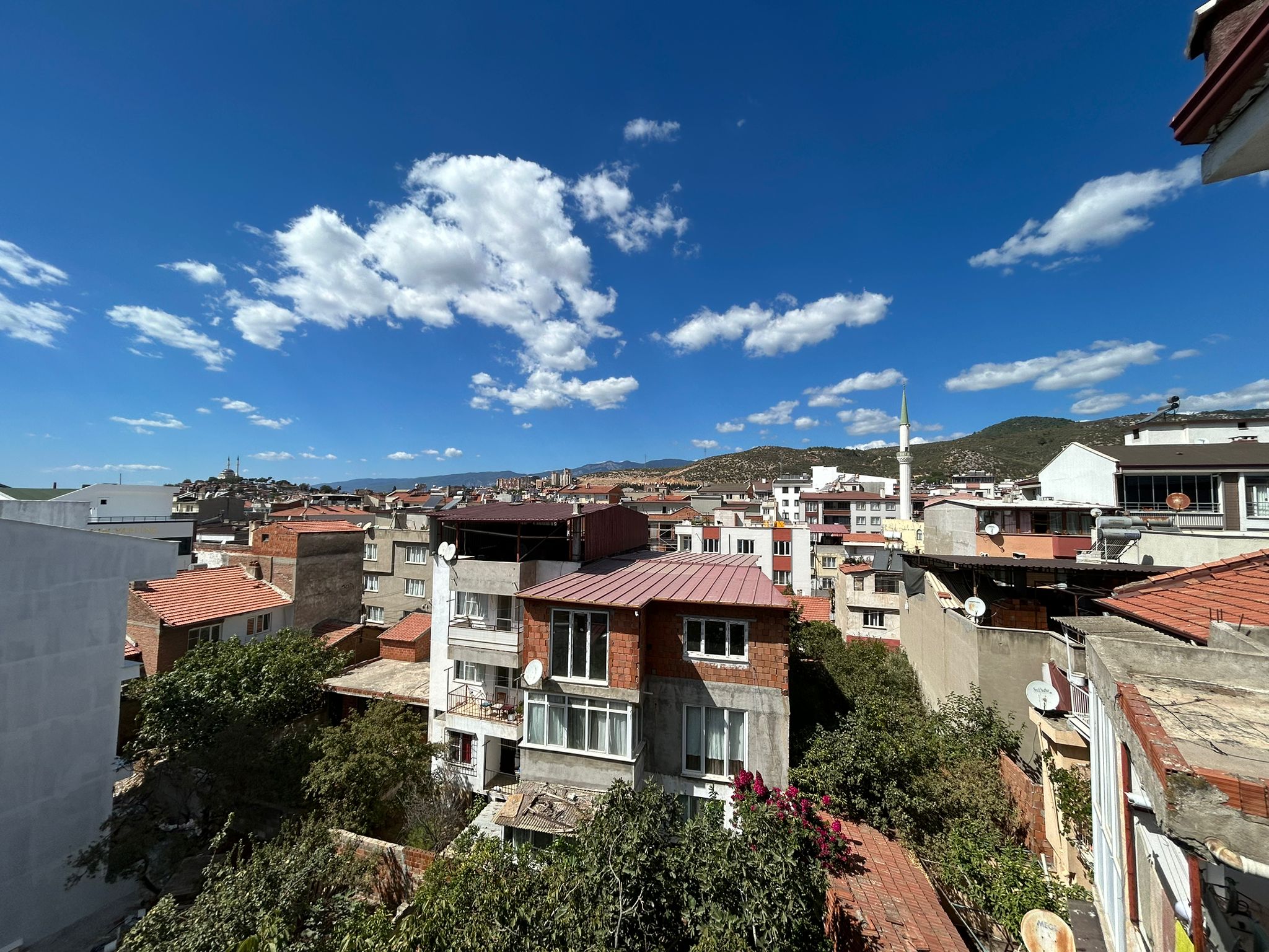 FERAH, MUTLU, HUZURLU KİRALIK 2+1 DAİRE