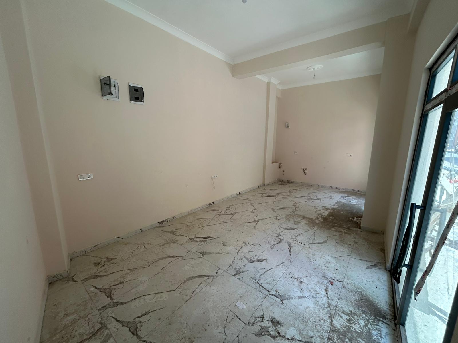 İnönü Caddesinde Kiralık 25 M2 Dükkan