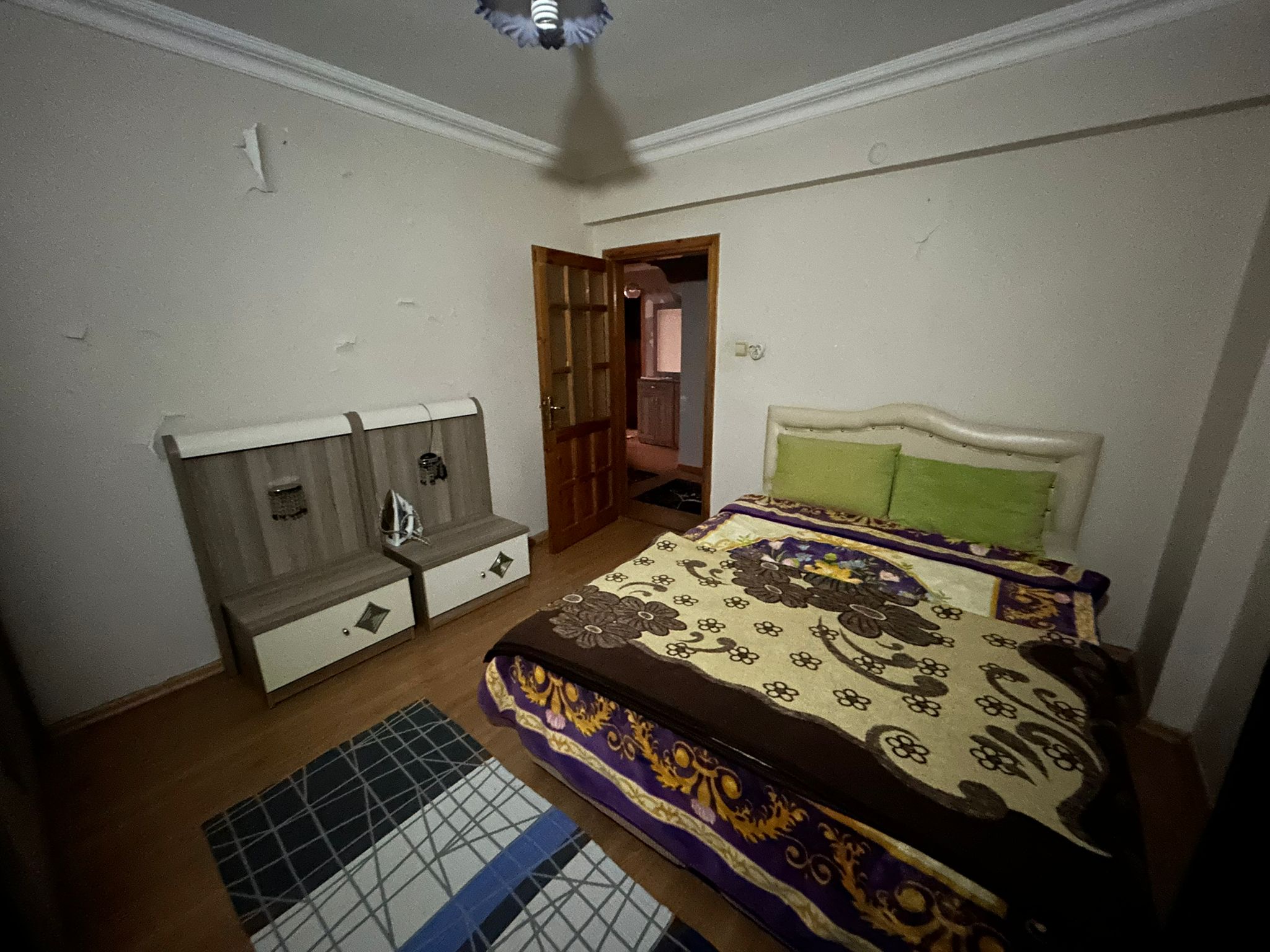 Eşyaları Hazır, Konforu Tam: Cumhuriyet Mahallesi’nde 2+1 Ara Kat