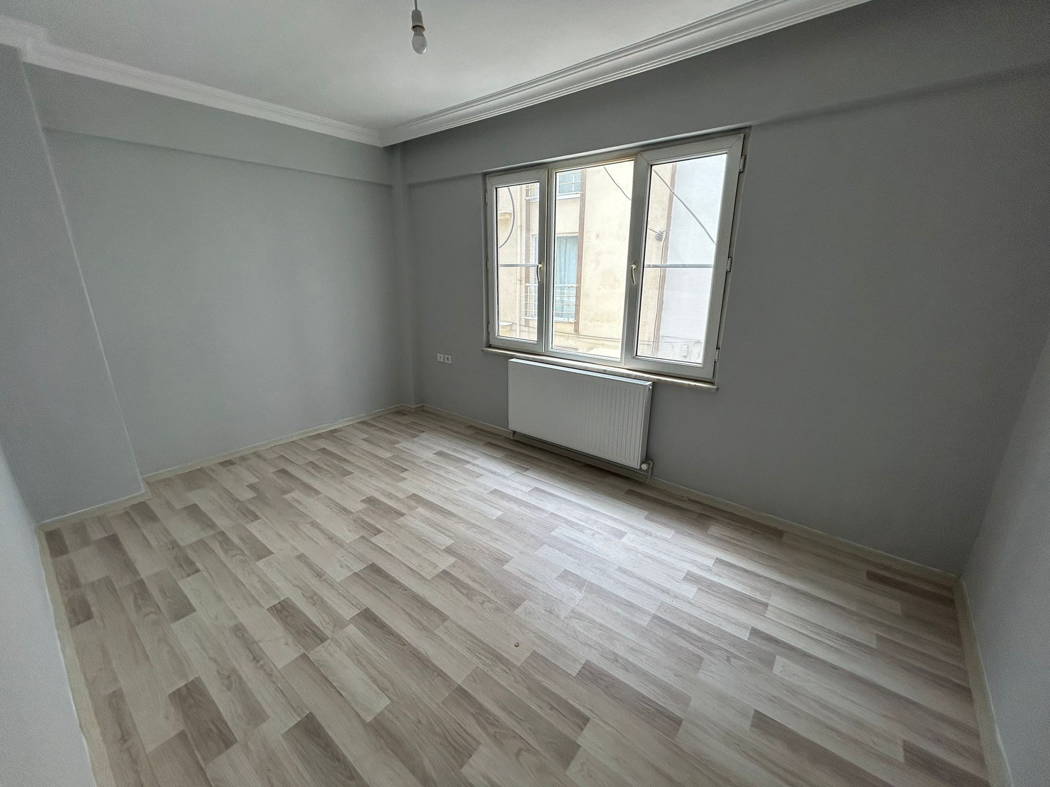 EDREMİT CUMHURİYET MAHALLESİNDE KİRALIK 2+1 DAİRE