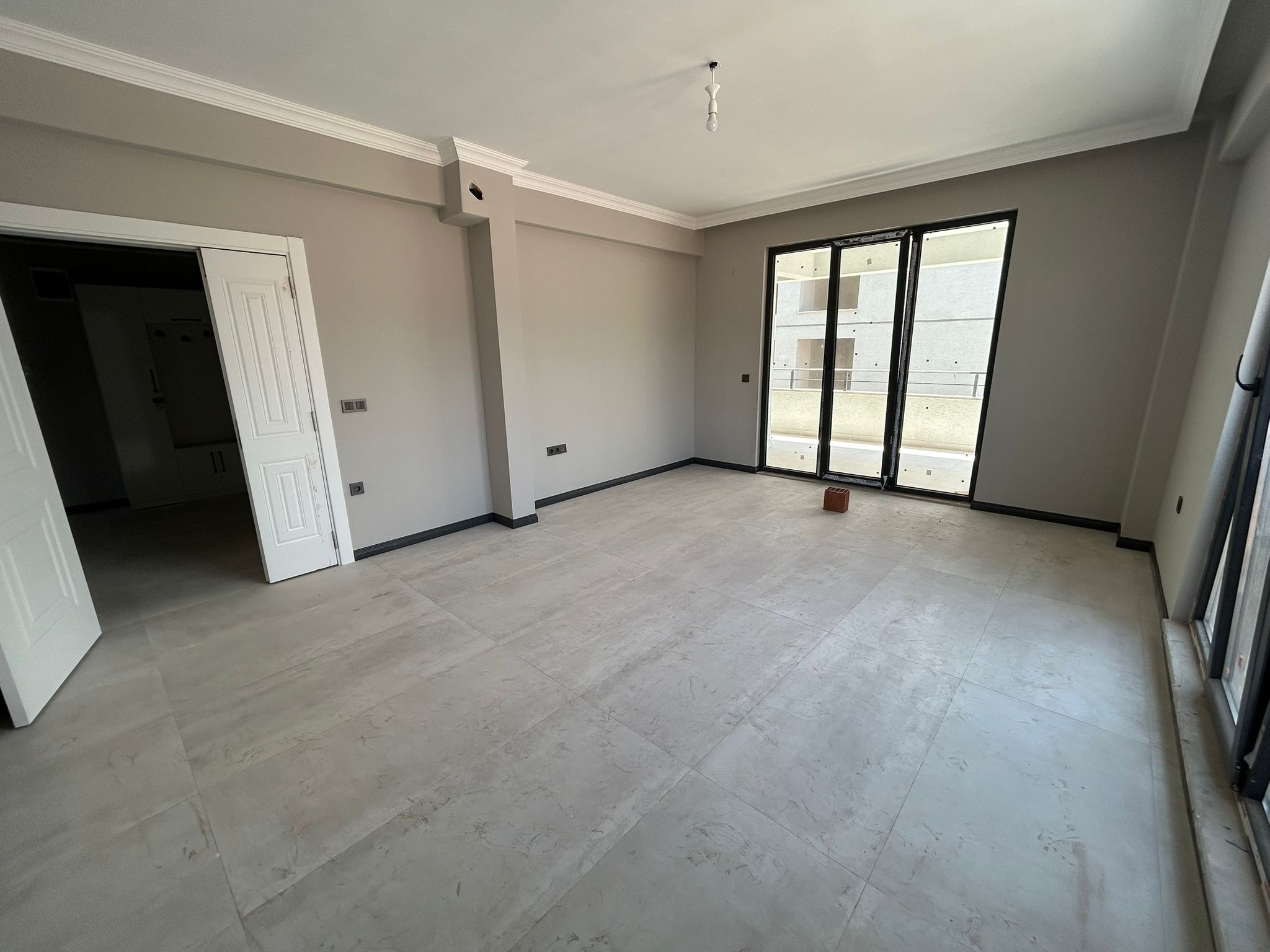 ATATÜRK'DE KİRALIK 2+1 SIFIR EBEVEYN BANYOLU DAİRE