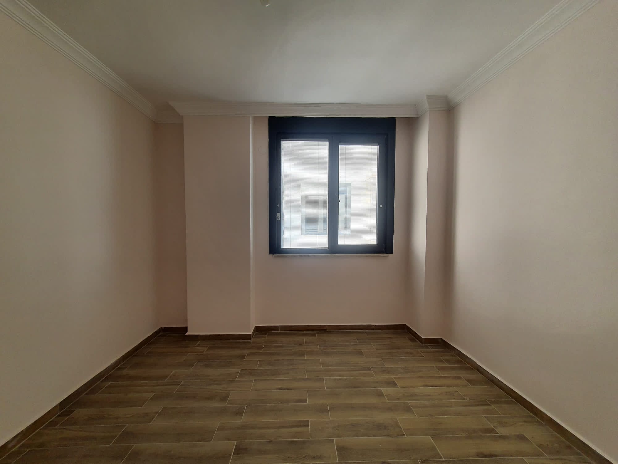 BALIKESİR EDREMİT GÜRE’DE KOMPLE SATILIK SIFIR APARTMAN – DENİZE 250M, EŞSİZ MANZARA!