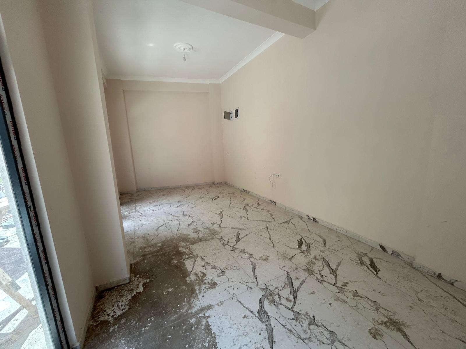 İnönü Caddesinde Kiralık 25 M2 Dükkan