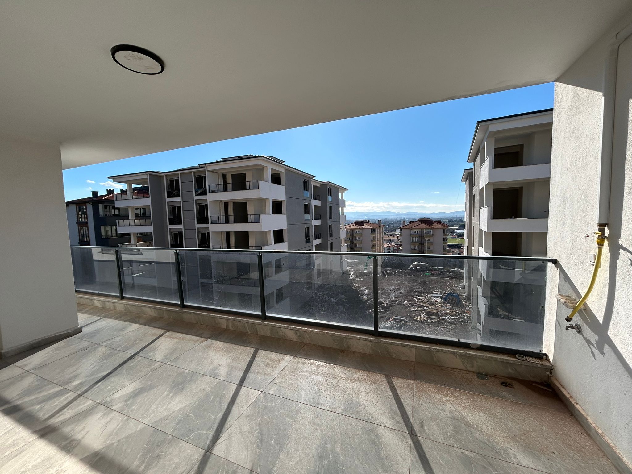 ATATÜRK MAHALLESİ’NİN EN GÜZEL NOKTASINDA! SATILIK 2+1 DAİRE (8numara)