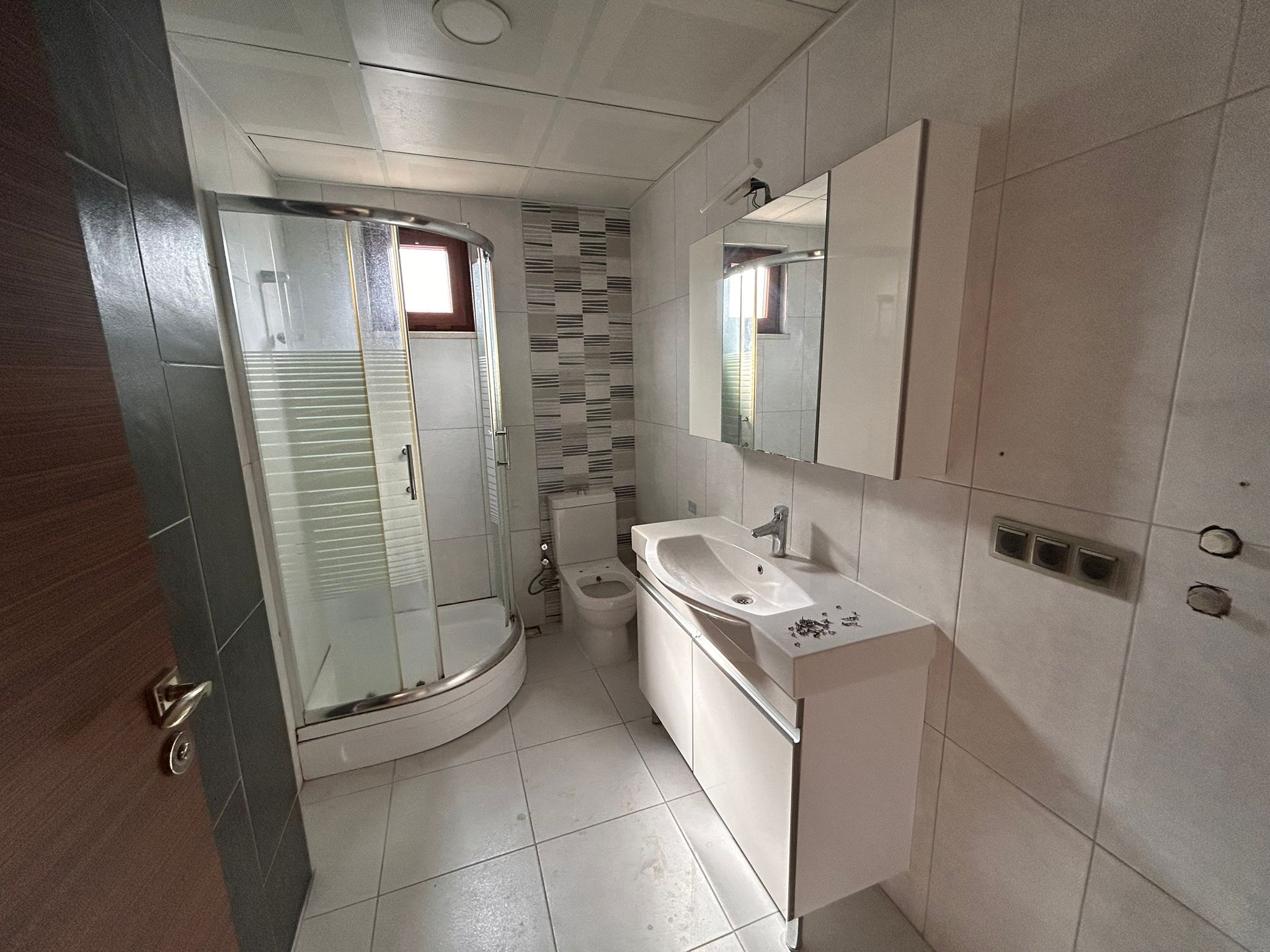 AKÇAY İKİZÇAY MAHALLESİNDE SATILIK 3+1 LÜKS DAİRE ( EİDS NO : 1001423 )