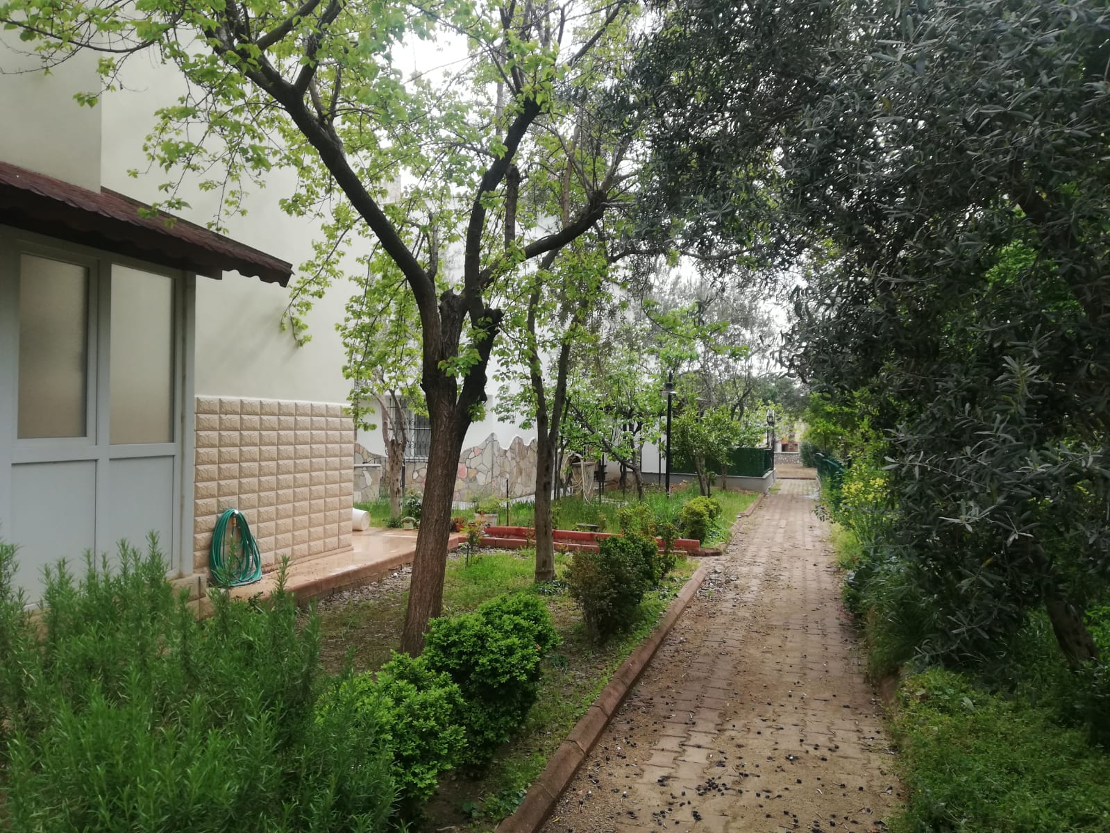 GÜRE'DE SİTE İÇERİSİNDE SATILIK 4+1 TRİPLEKS VİLLA