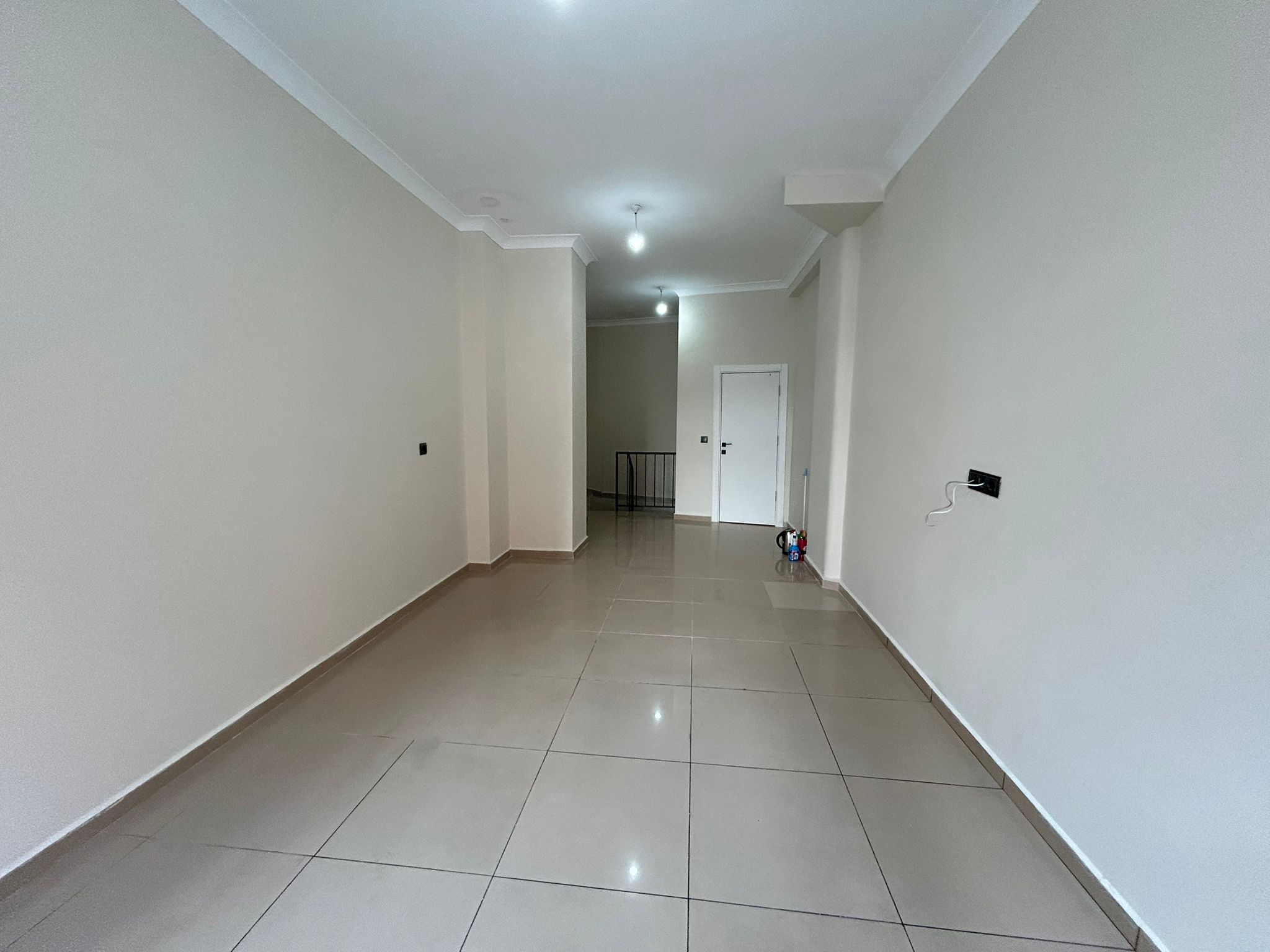 Cadde Üzerinde Satılık Dükkan