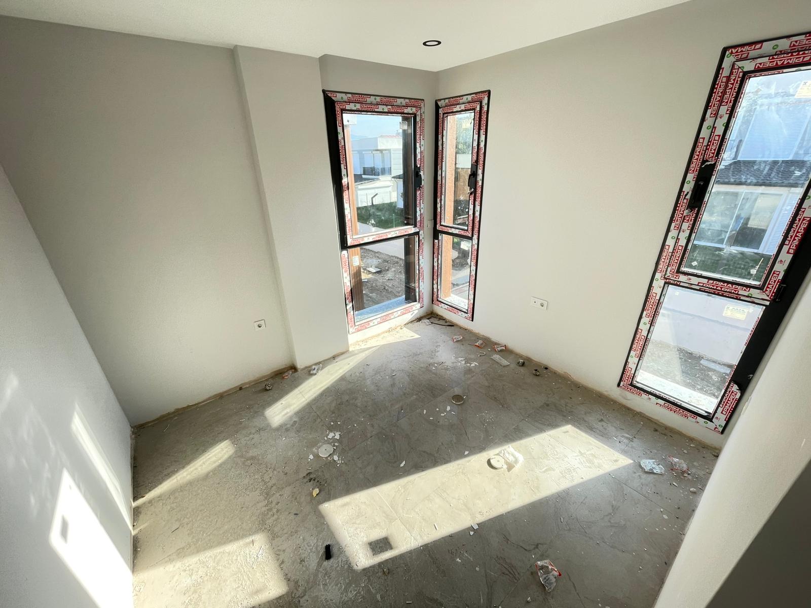 DENİZİ UYANDIĞINIZ AN GÖRÜN! KARAAĞAÇ SAHİLDE ÖZEL HAVUZLU 4+1 VİLLA