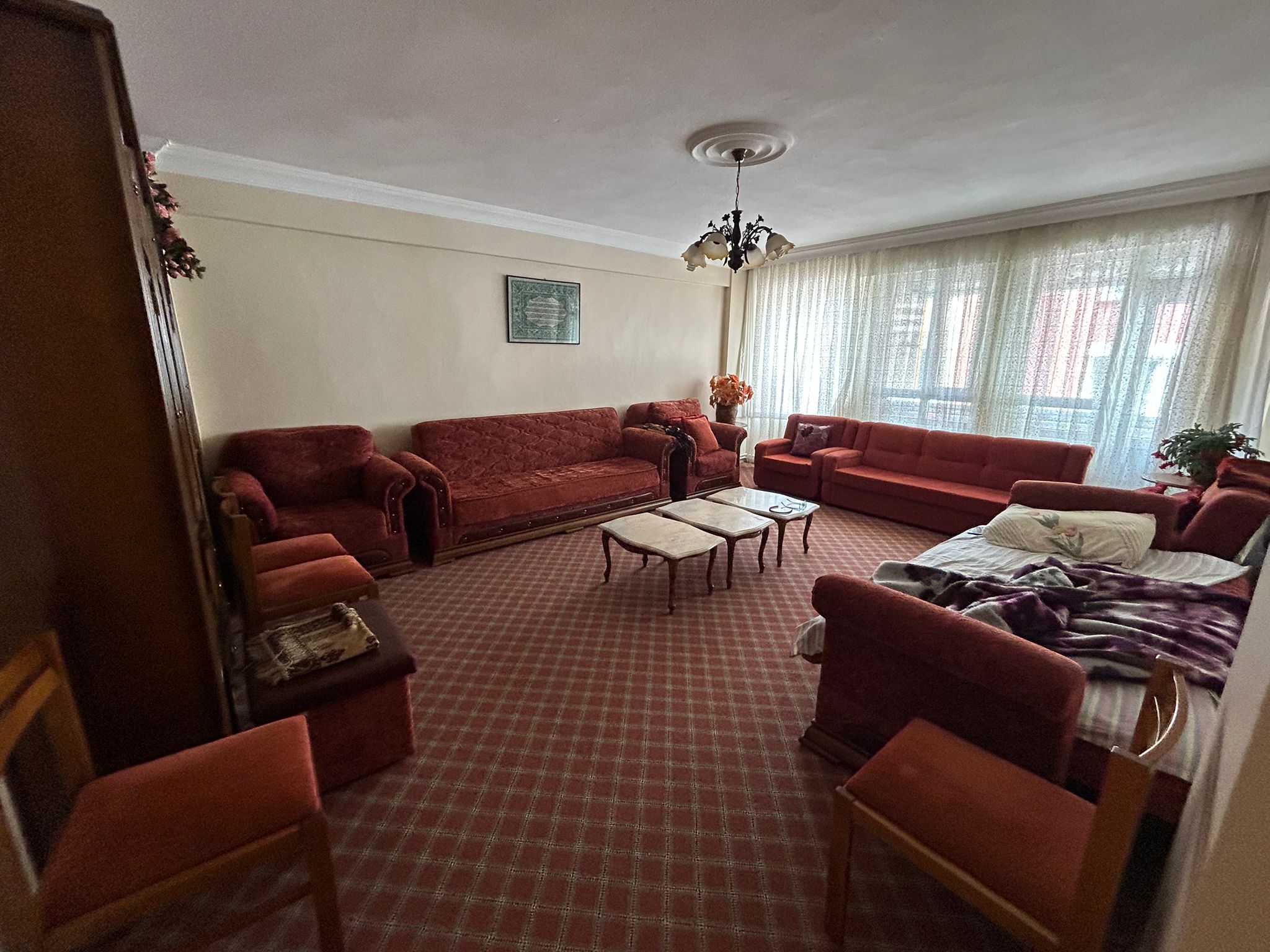 EDREMİT CUMHURİYET MAHALLESİ’NDE EŞYALI KİRALIK 3+1 DAİRE