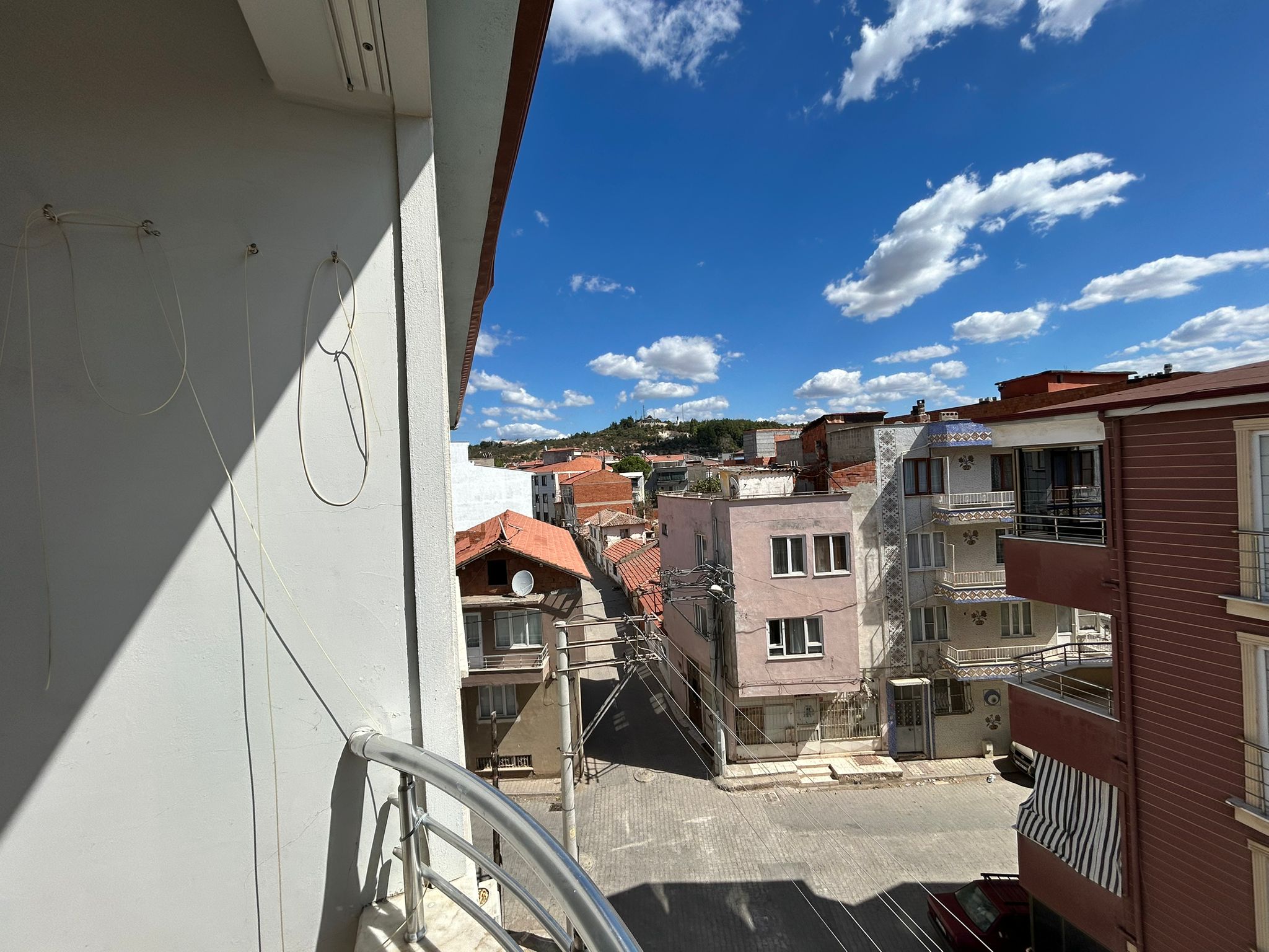 FERAH, MUTLU, HUZURLU KİRALIK 2+1 DAİRE