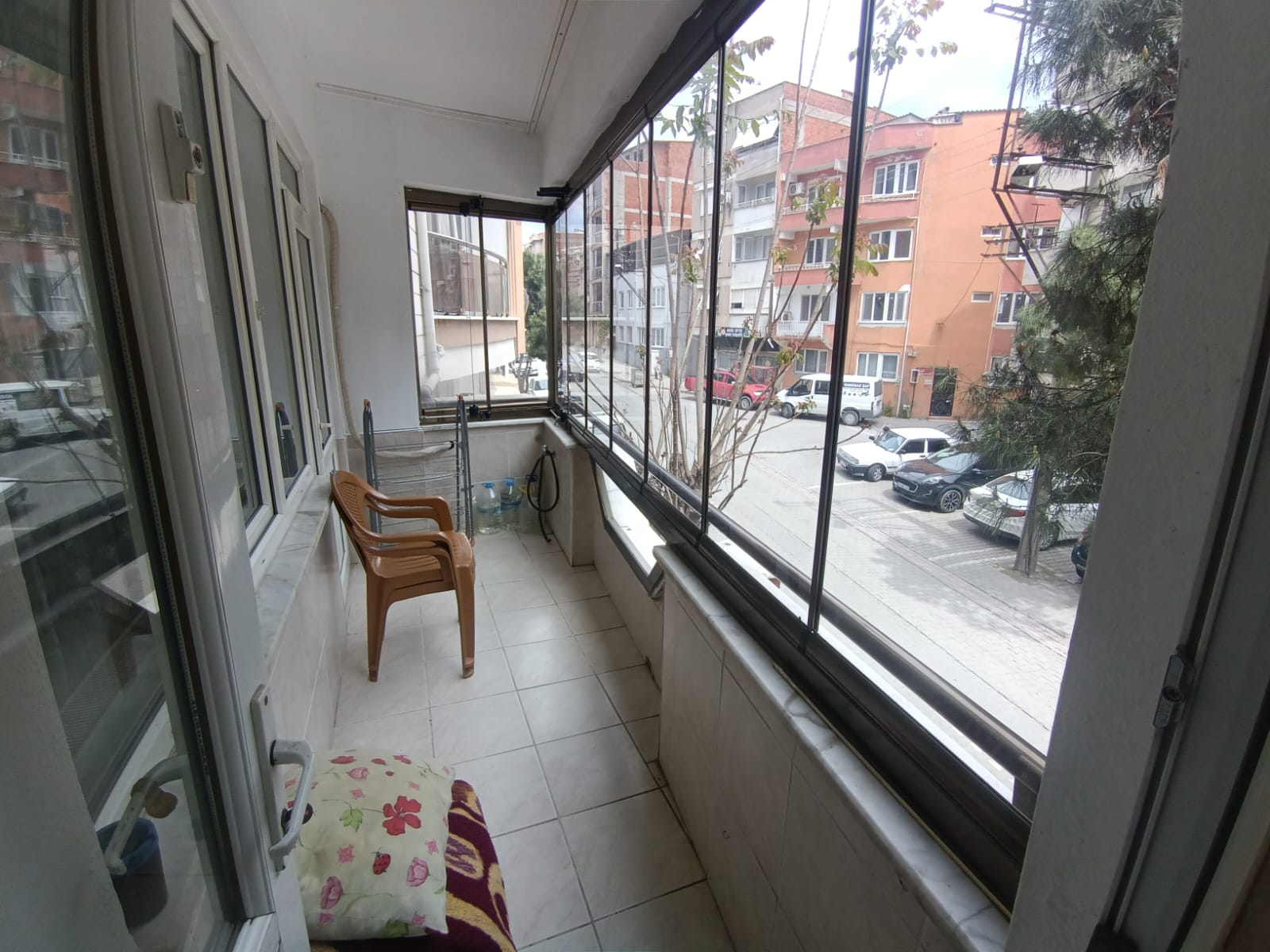 EDREMİT TUZCUMURAT’TA EŞYALI KİRALIK 3+1 DAİRE