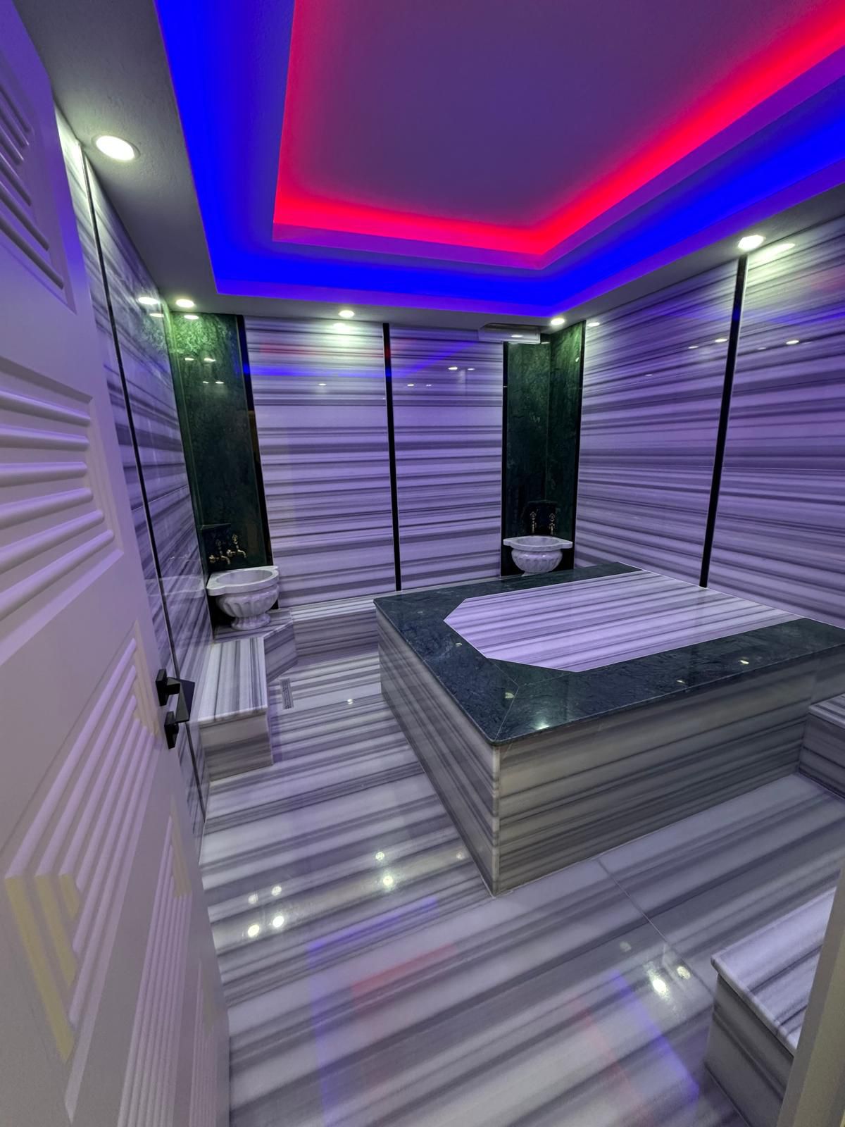 ALTINOLUK’TA 400 m² ARSA İÇERİSİNDE DENİZ VE DOĞA MANZARALI MÜSTAKİL LÜKS VİLLA