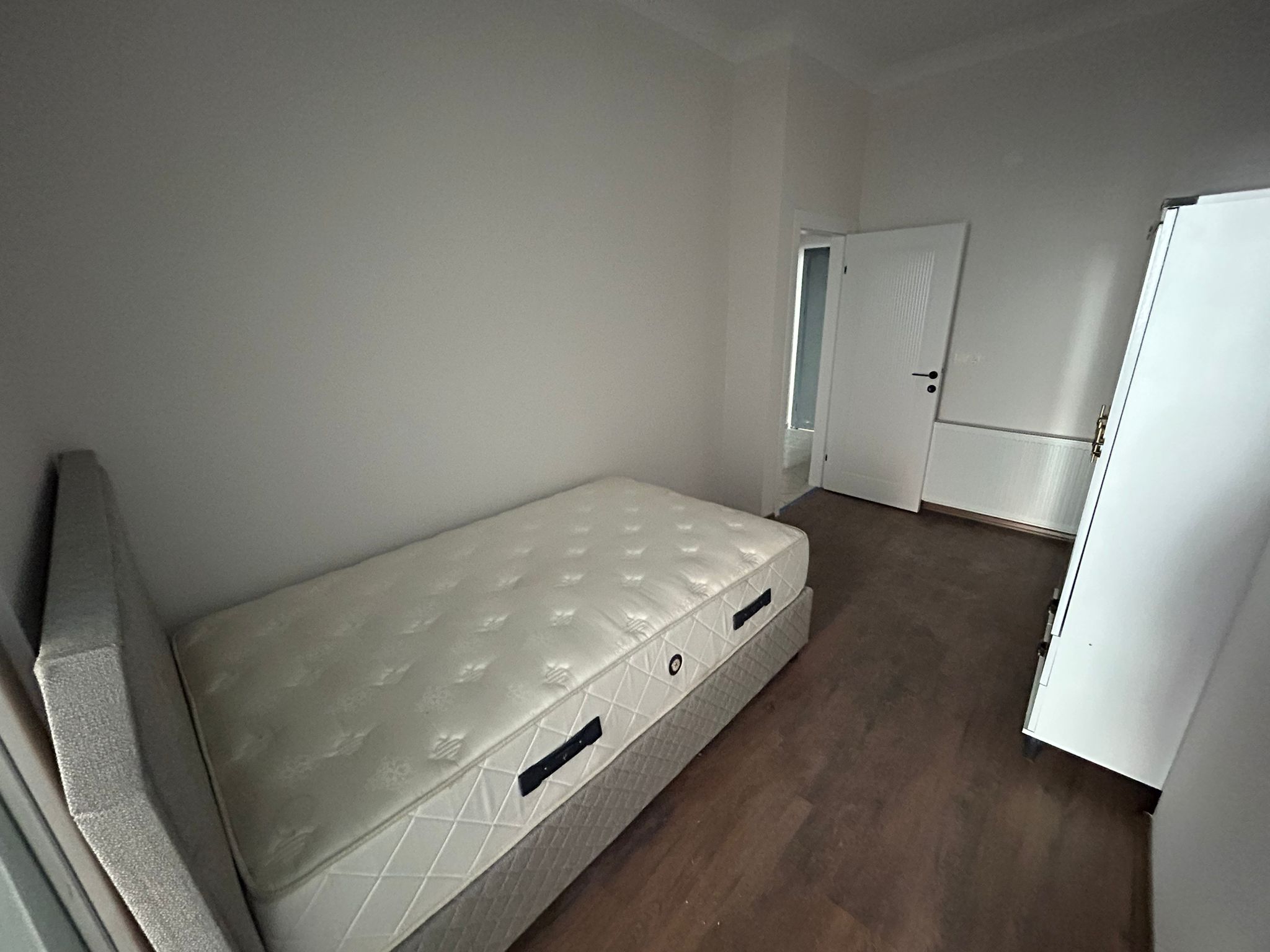 CUMHURİYET MAHALLESİNDE EŞYALI KİRALIK 1+1 DAİRE