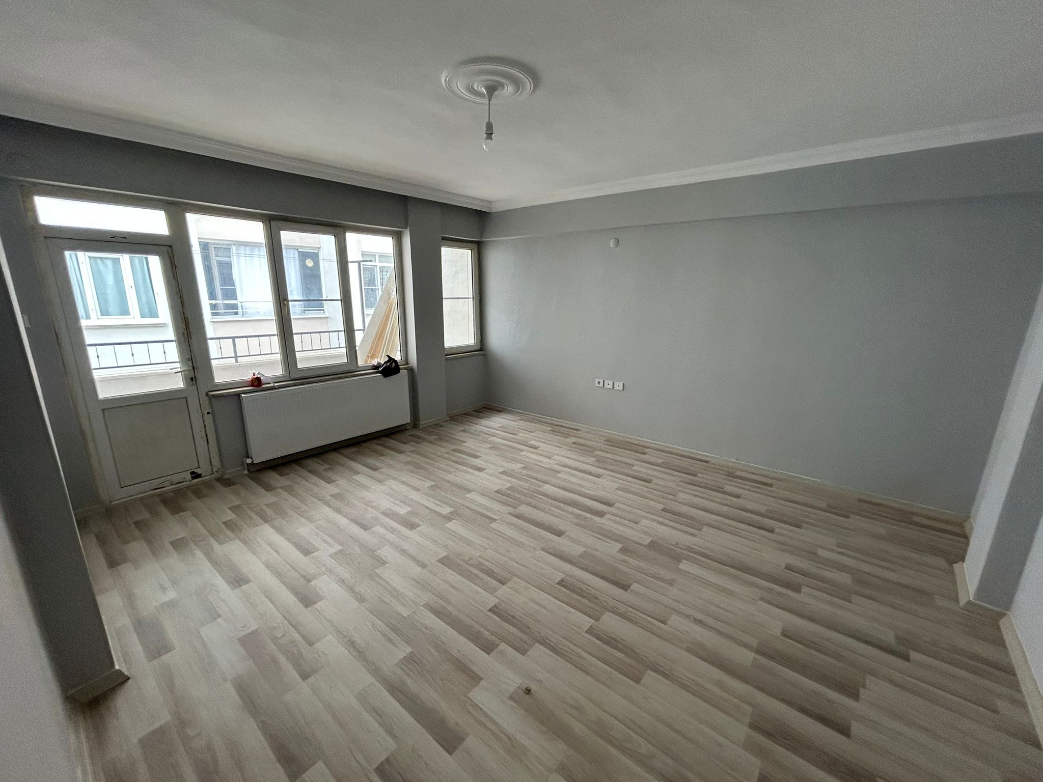 EDREMİT CUMHURİYET MAHALLESİNDE KİRALIK 2+1 DAİRE