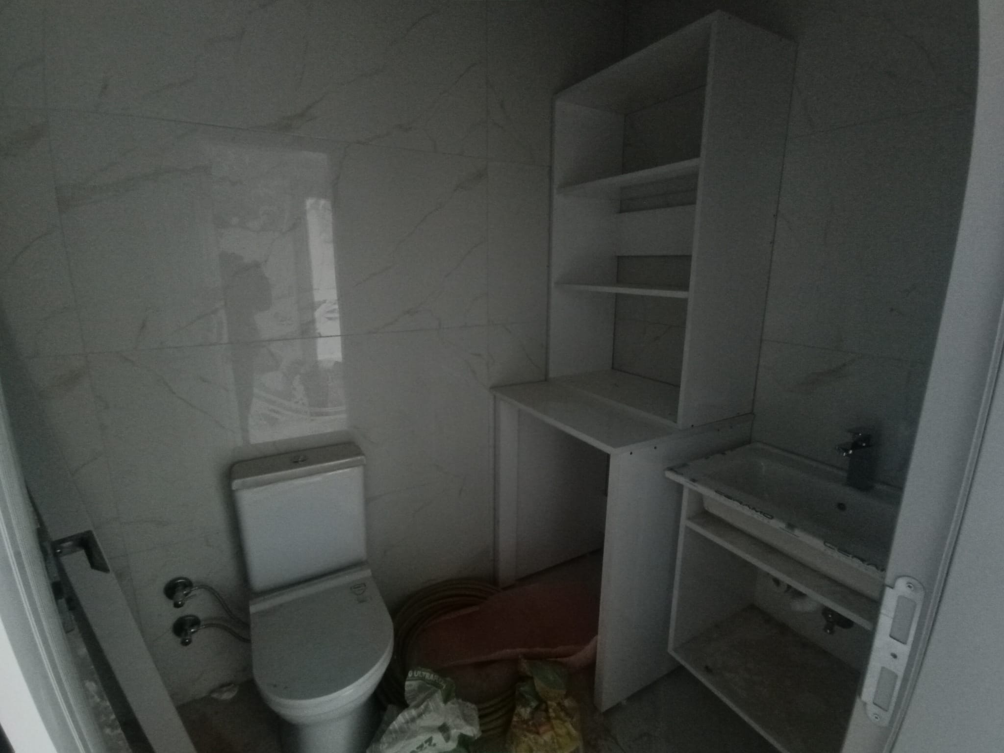 EDREMİT KADIKÖY MAHALLESİNDE SATILIK SIFIR 1+1 DAİRE – GENİŞ BALKONLU, ASANSÖRLÜ, OTOPARKLI