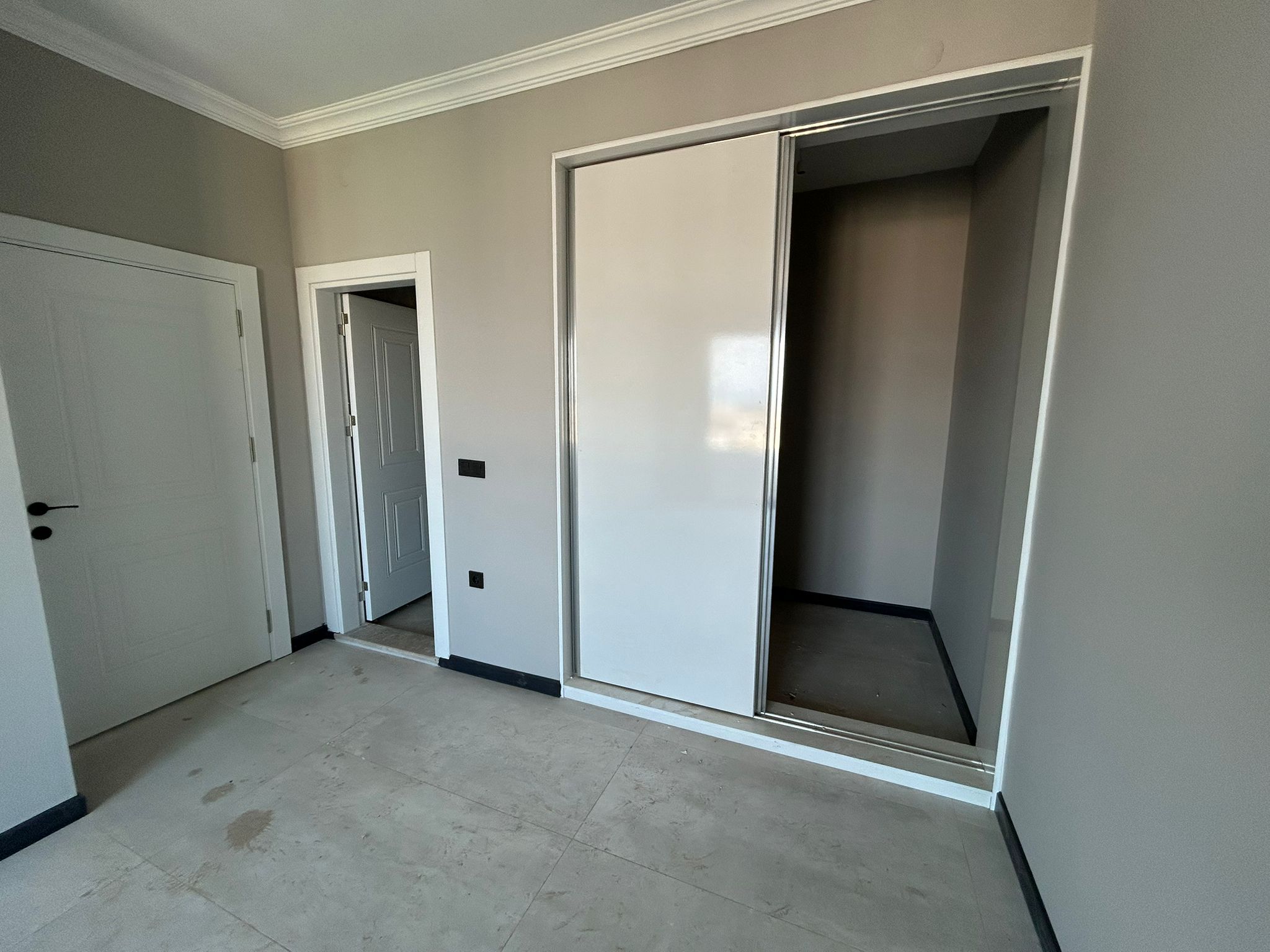 Edremit Atatürk Mahallesi’nde Eşsiz Deniz & Şehir Manzaralı 3+1 Lüks Kiralık Daire!