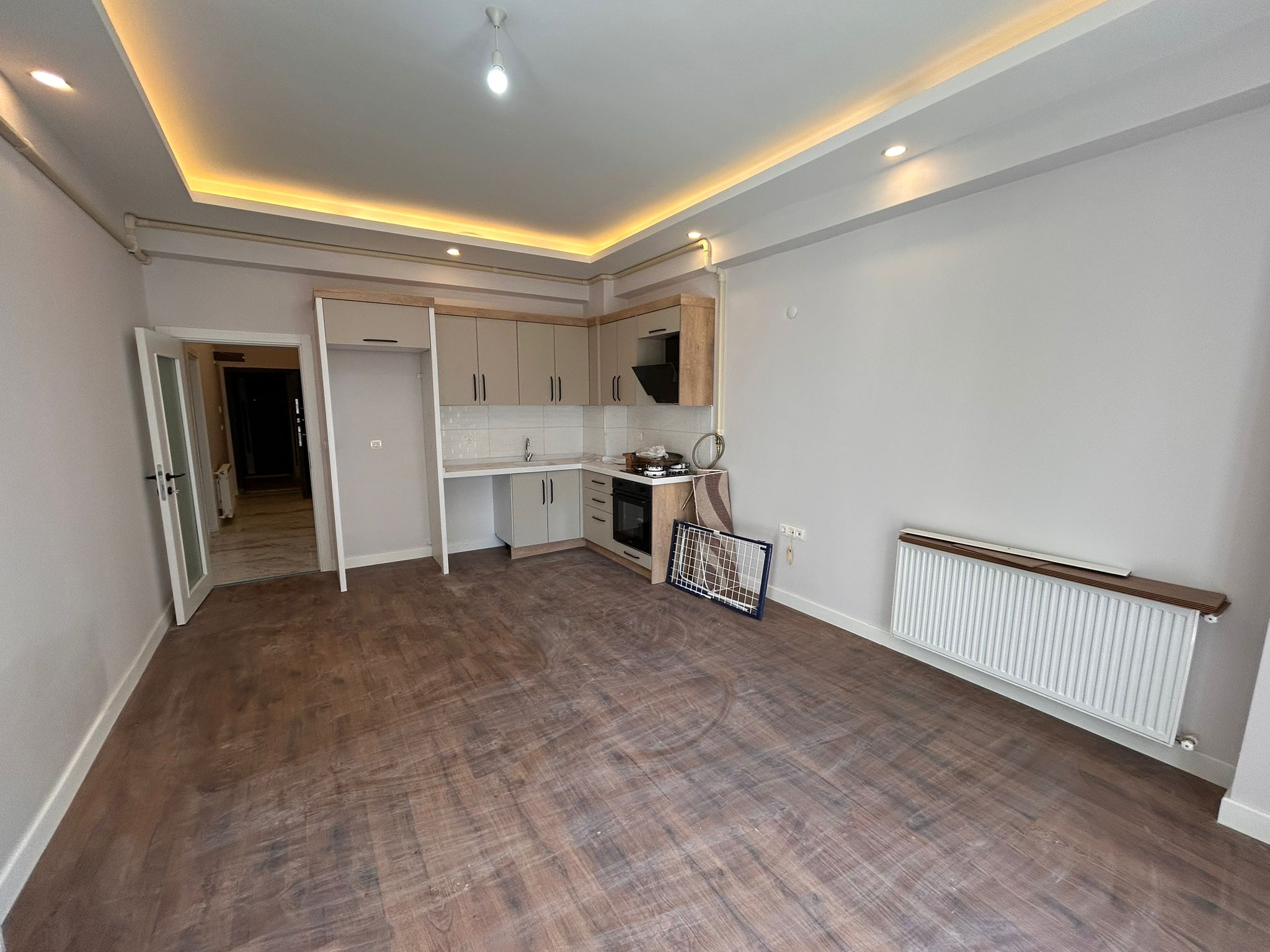 BALIKESİR EDREMİT CUMHURİYET MAHALLESİNDE KİRALIK 2+1 SIFIR DAİRE