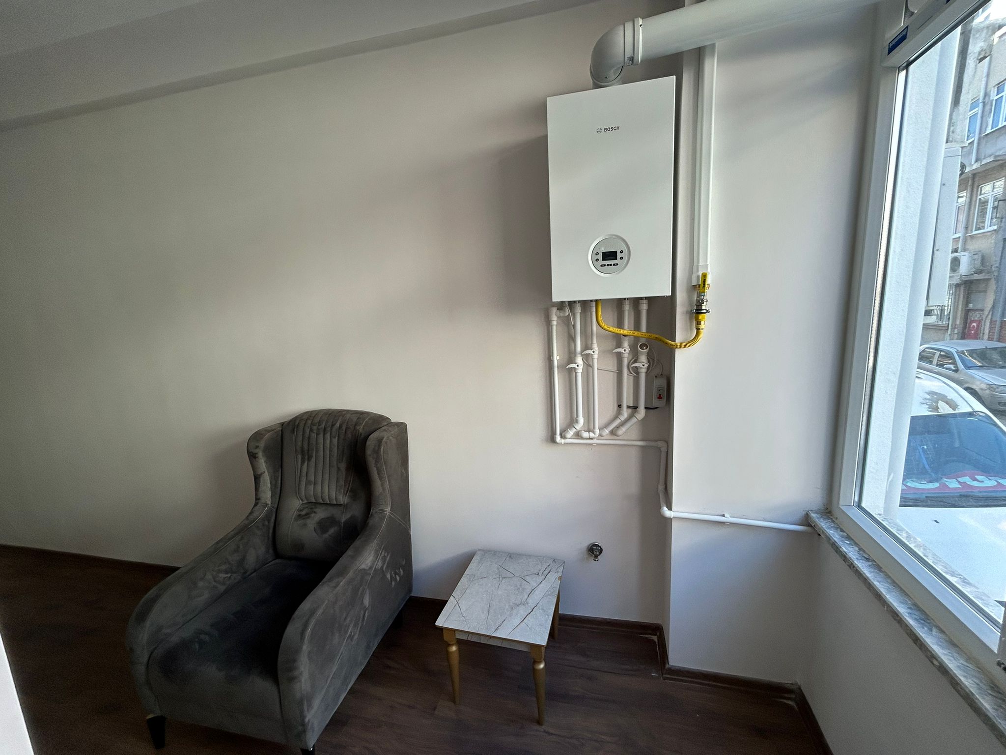 CUMHURİYET MAHALLESİNDE EŞYALI KİRALIK 1+1 DAİRE