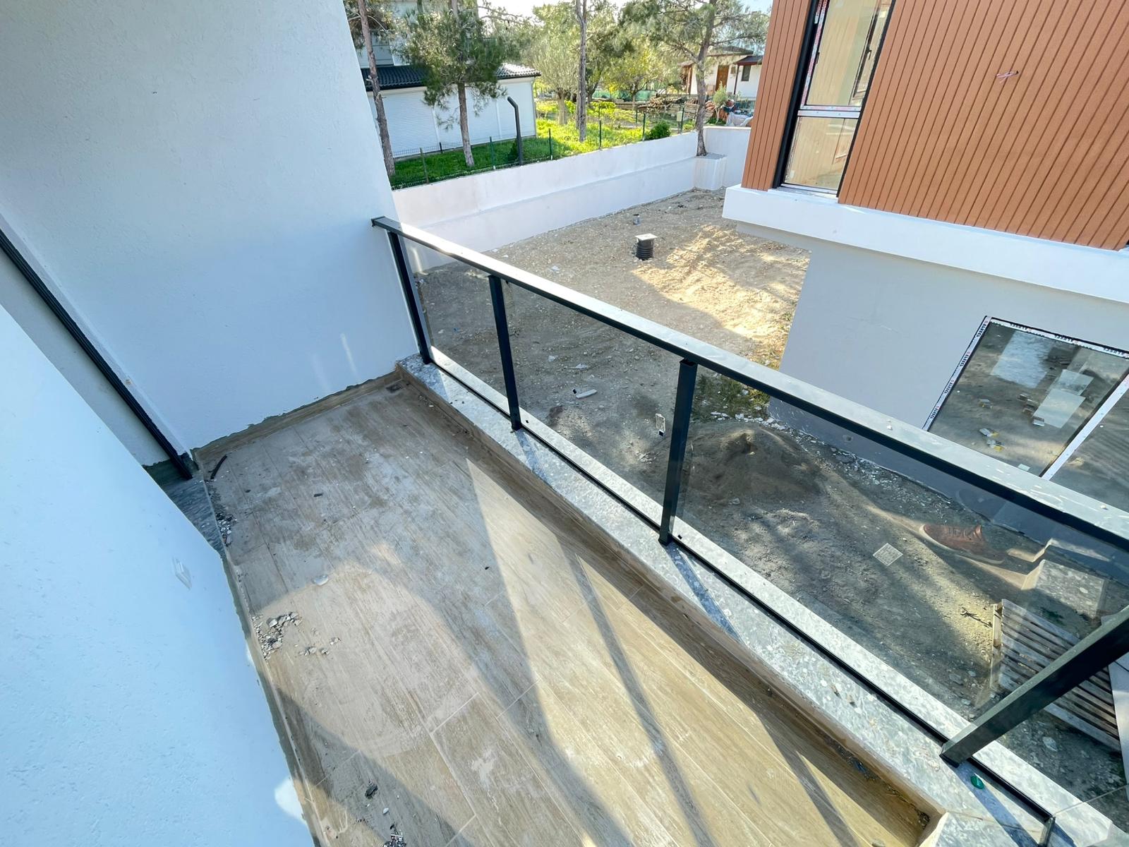 DENİZİ UYANDIĞINIZ AN GÖRÜN! KARAAĞAÇ SAHİLDE ÖZEL HAVUZLU 4+1 VİLLA