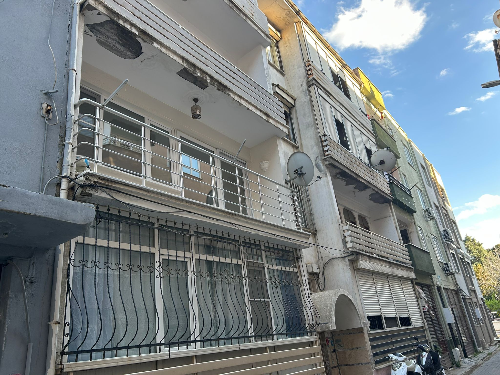 EDREMİT CUMHURİYET MAHALLESİNDE 3+1 JEOTERMALLİ SATILIK DAİRE