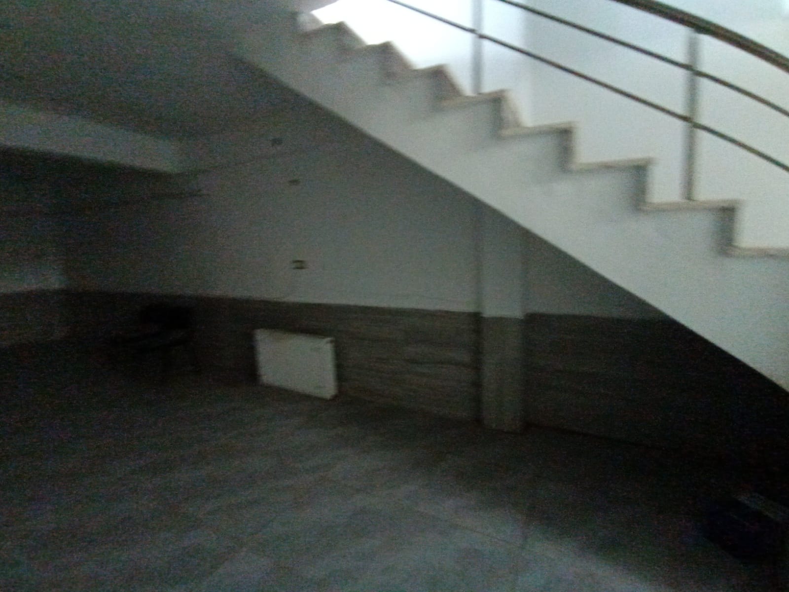 İnönü Caddesinde Kiralık 90 M2 Dükkan