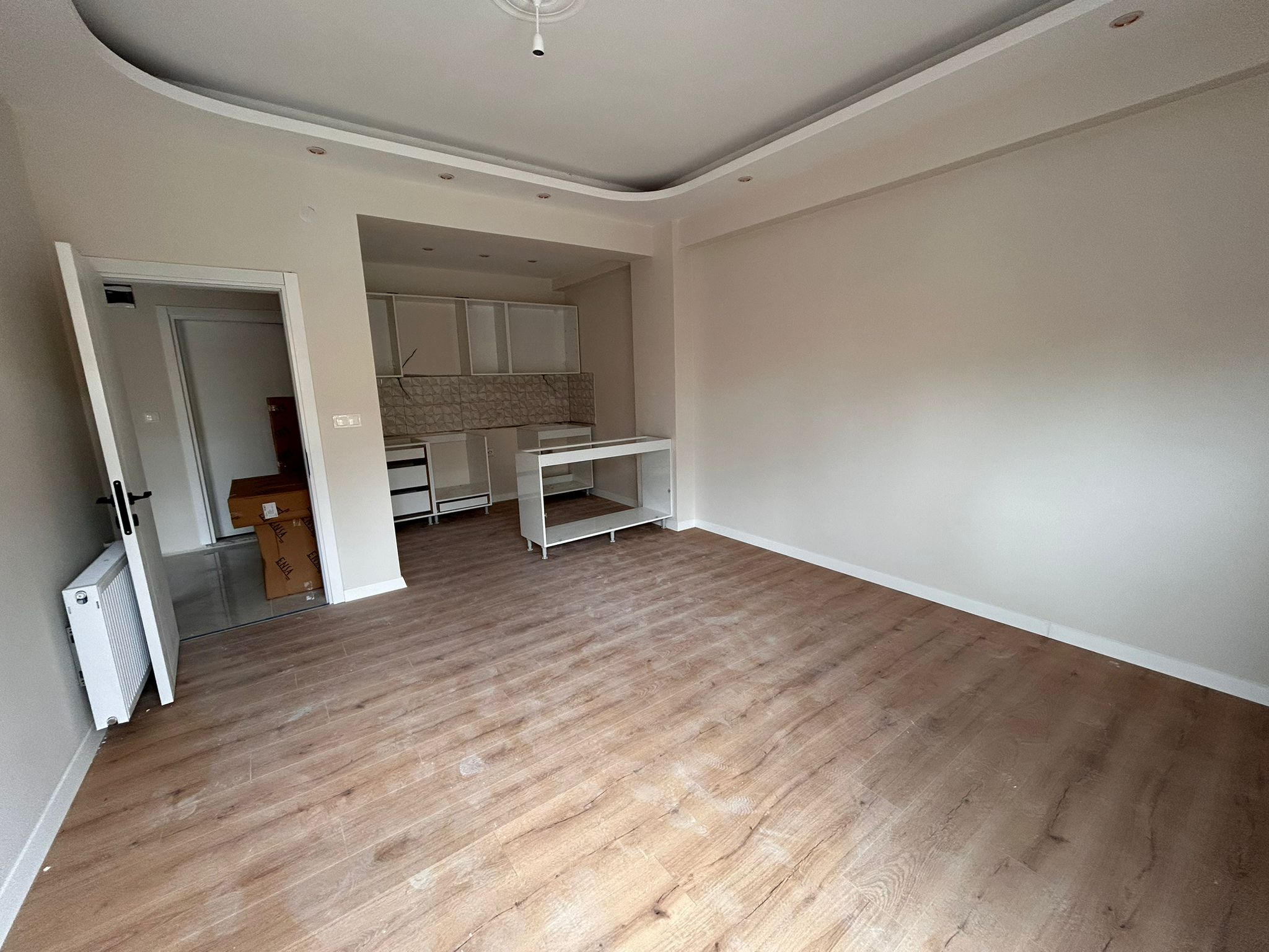 BALIKESİR EDREMİT CUMHURİYET MAHALLESİ'NDE SATILIK SIFIR 1+1 DAİRE