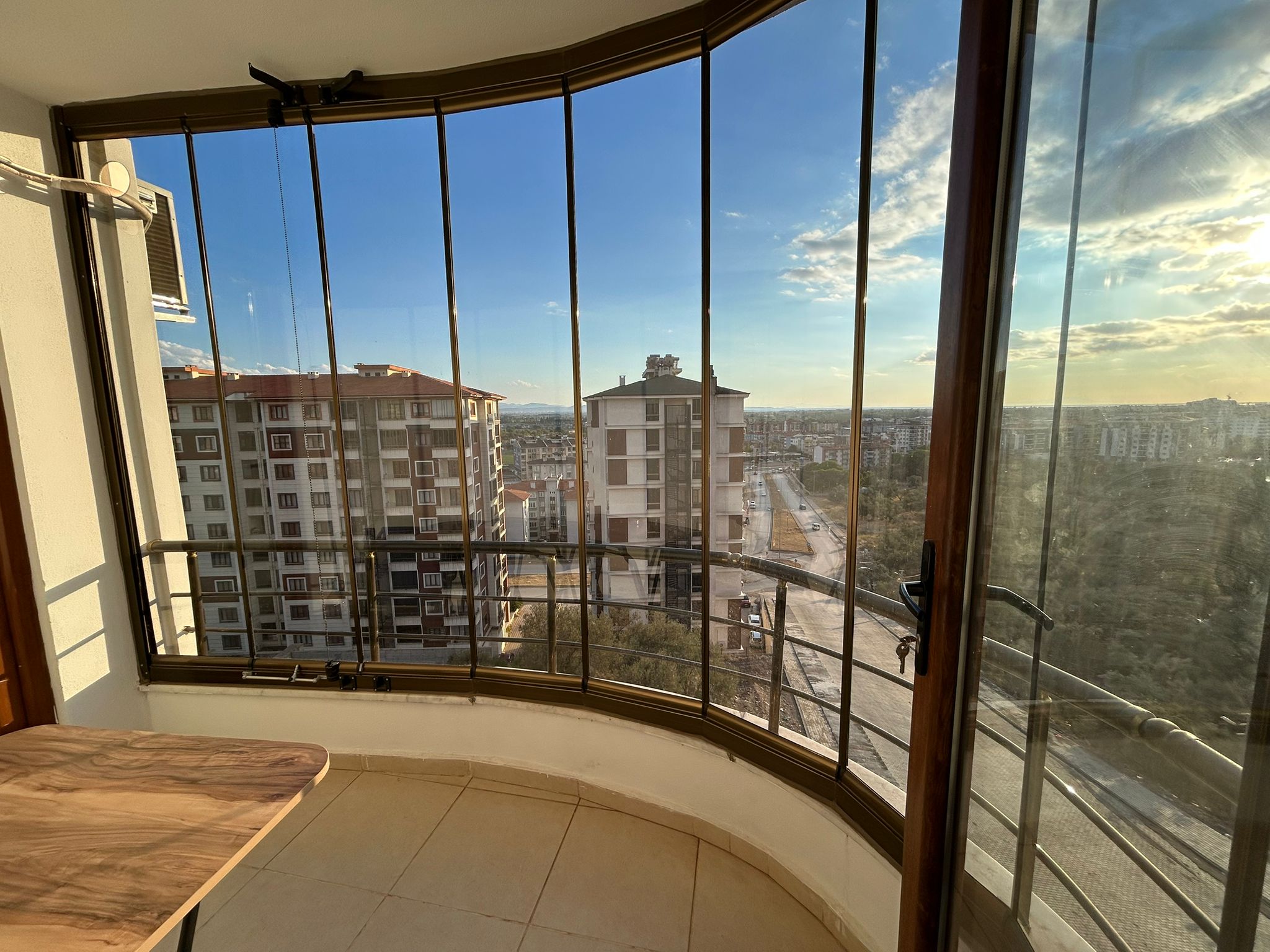 Atatürk Mahallesinde Manzaralı 3+1 Satılık Daire