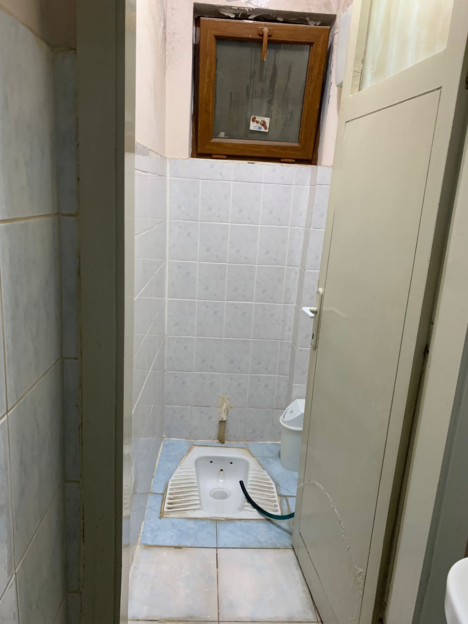 BALIKESİR EDREMİT GAZİİLYAS MAHALLESİNDE KİRALIK 2+1 EŞYALI BAHÇELİ DAİRE