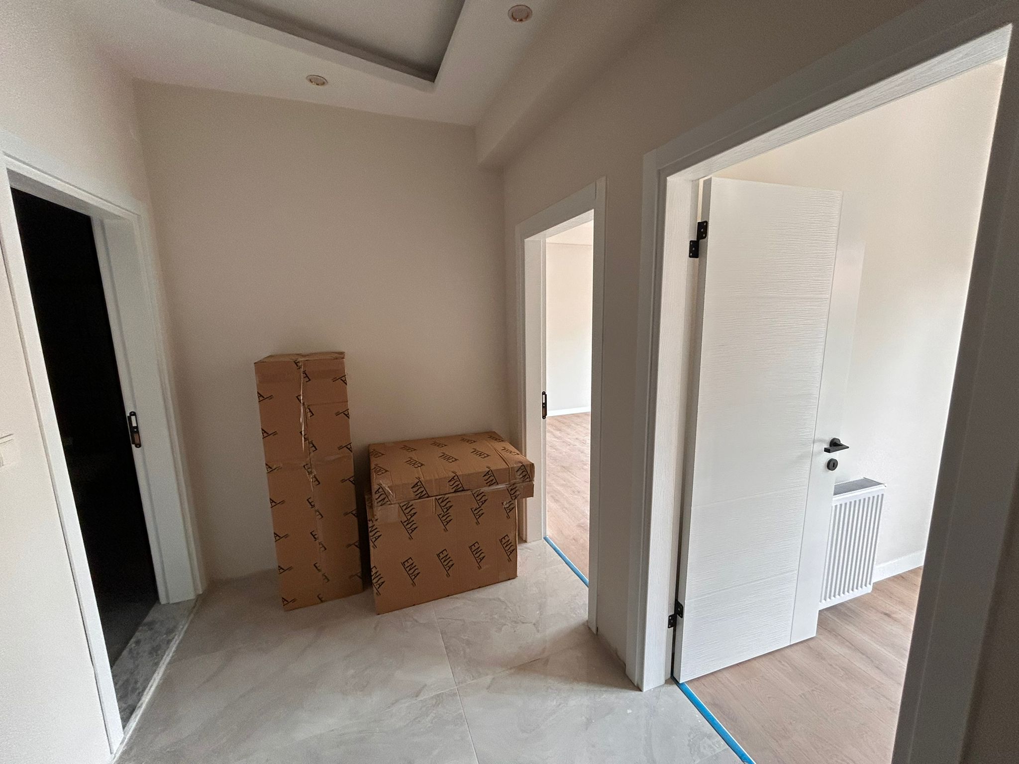 BALIKESİR EDREMİT CUMHURİYET MAHALLESİ'NDE SATILIK SIFIR 1+1 DAİRE