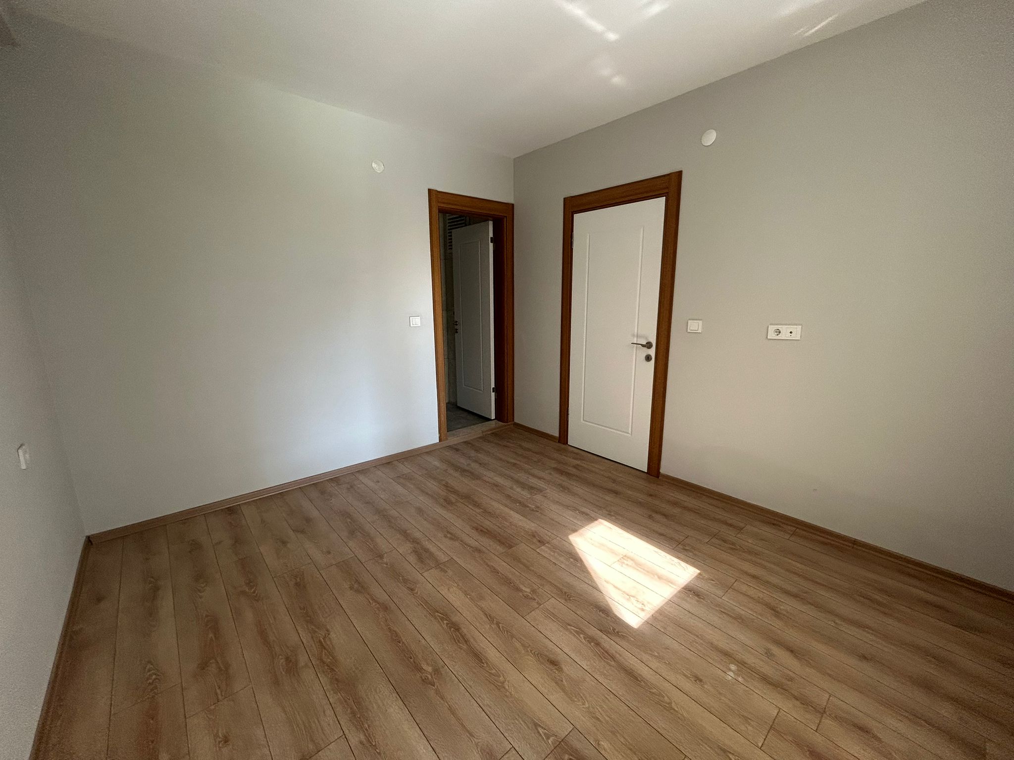 KADIKÖY KC EVLERİNDE KİRALIK 2+1 DAİRE