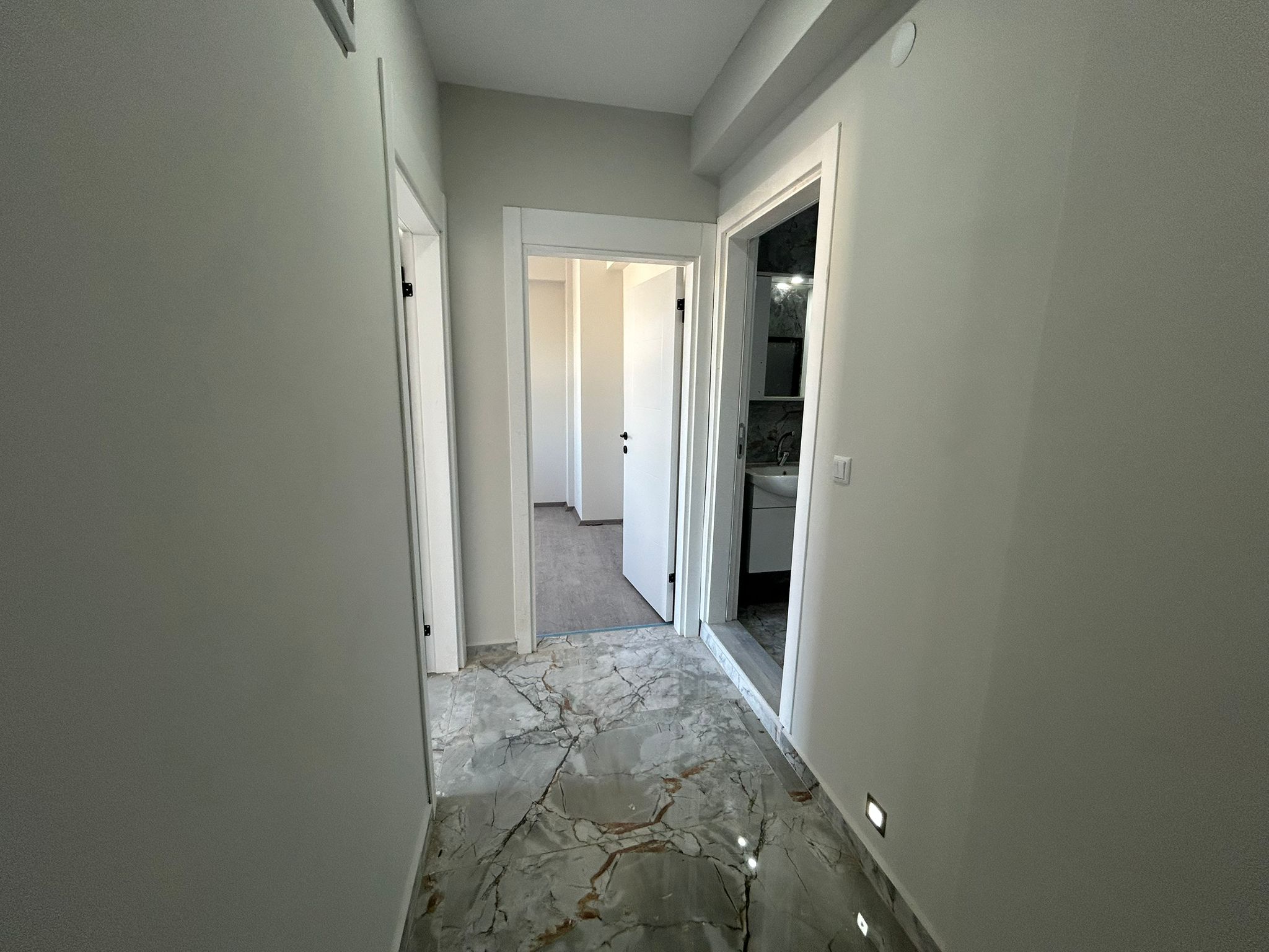 TUZCUMURAT MAH. KİRALIK 2+1 AÇIK MUTFAK SIFIR DAİRE