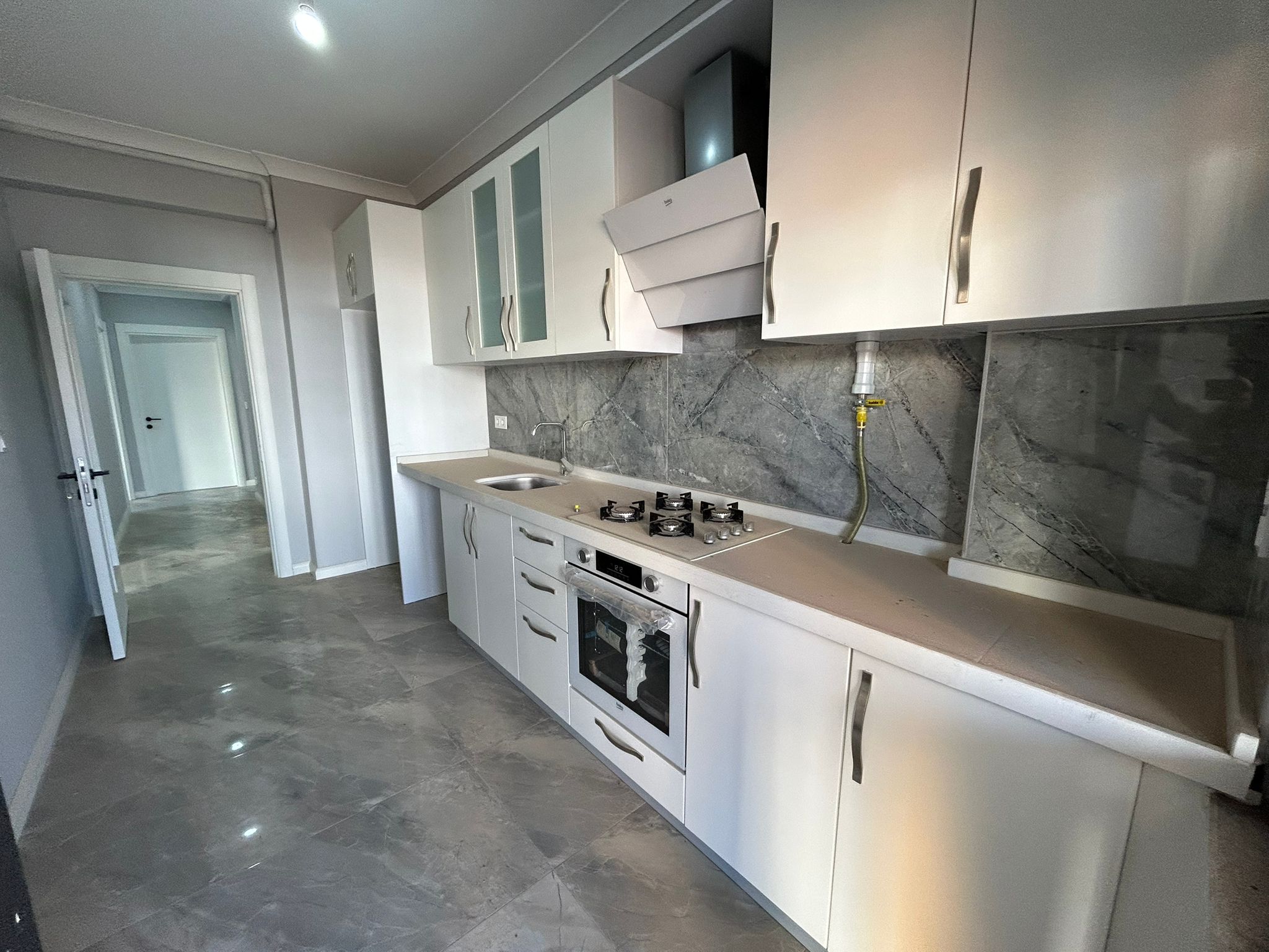 ATATÜRK MAHALLESİ’NİN EN GÜZEL NOKTASINDA! SATILIK 2+1 DAİRE (10numara)