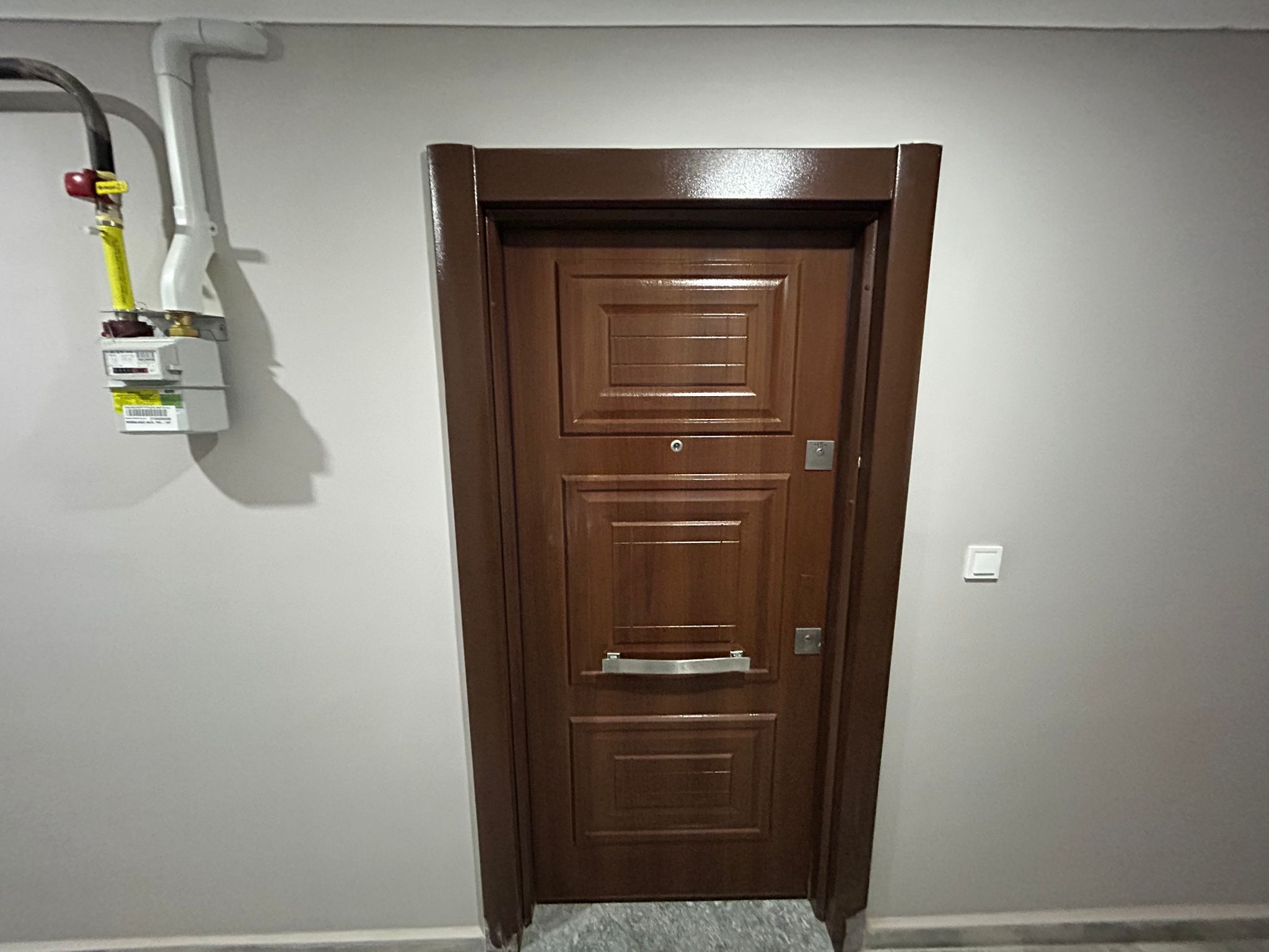 ATATÜRK MAHALLESİ’NİN EN GÜZEL NOKTASINDA! SATILIK 2+1 DAİRE (15numara)