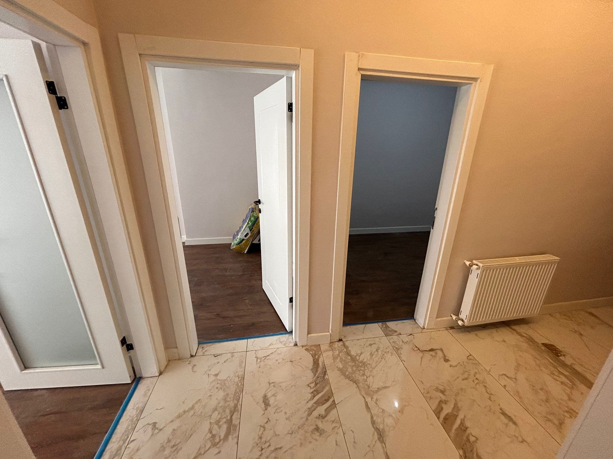 BALIKESİR EDREMİT CUMHURİYET MAHALLESİNDE KİRALIK 2+1 SIFIR DAİRE