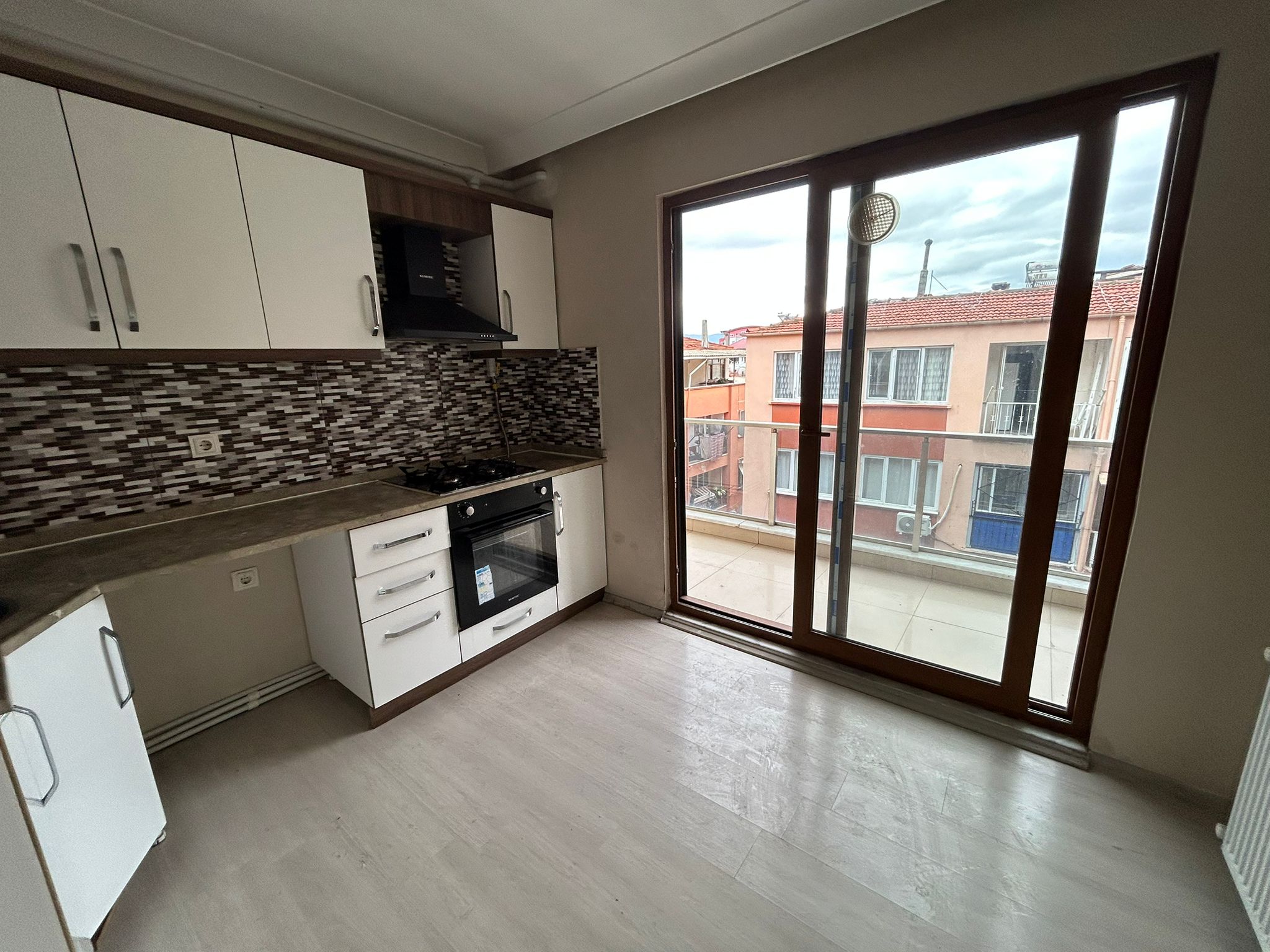 Cumhuriyet Mahallesinde Kiralık 2+1 Daire