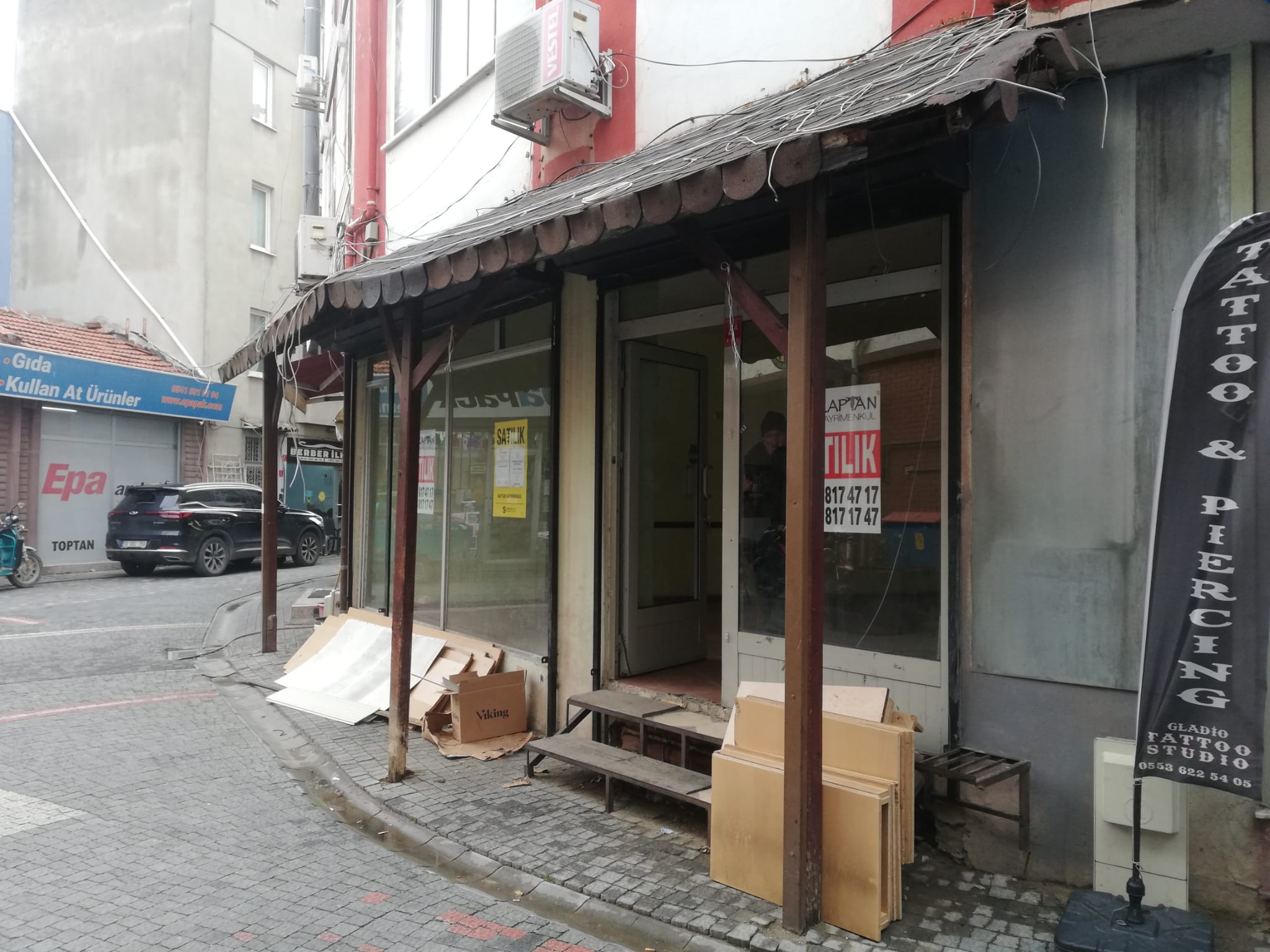 Edremit Eski Belediye Karşısı Harika Konumda Satılık Dükkan