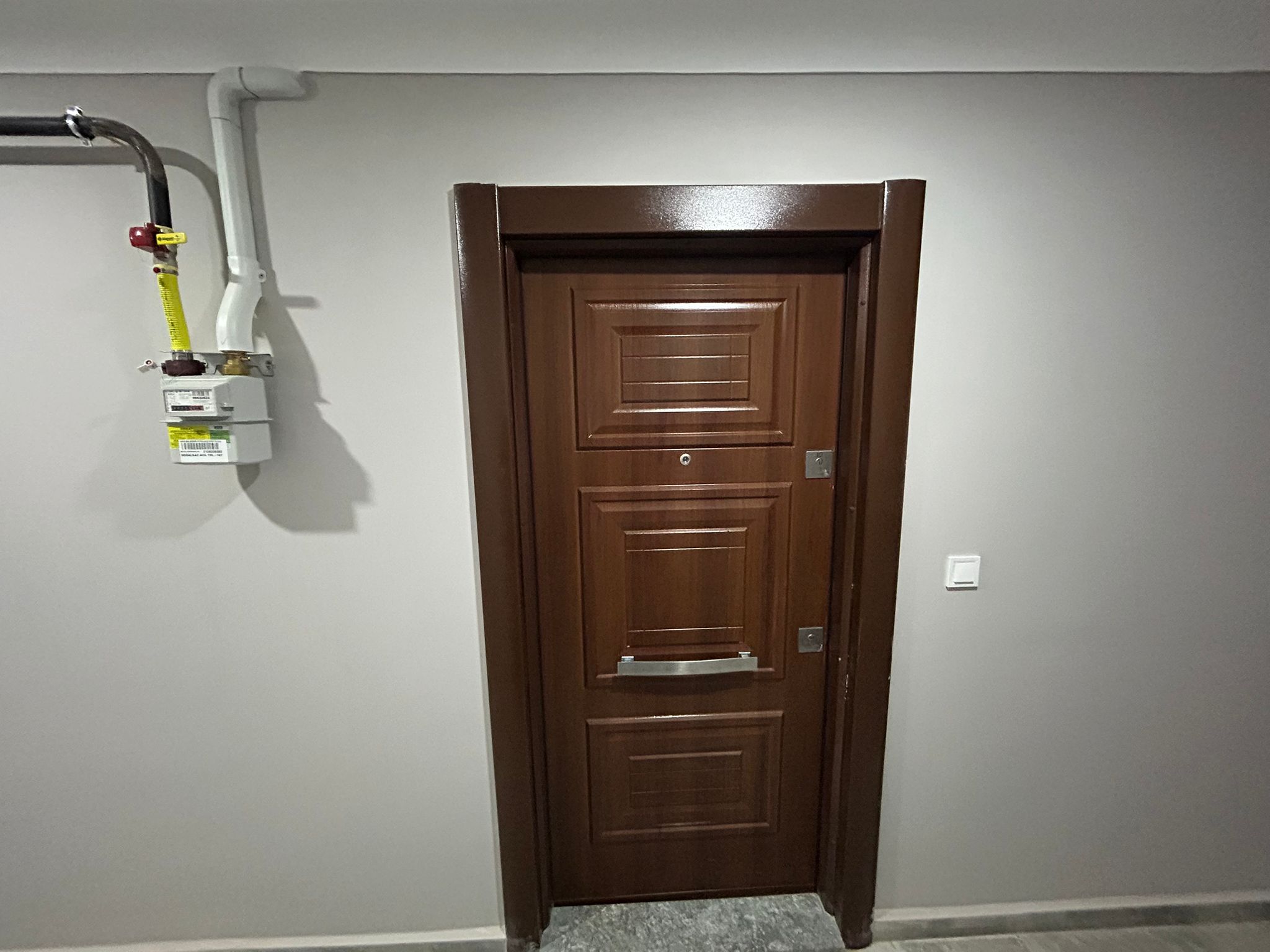 ATATÜRK MAHALLESİ’NİN EN GÜZEL NOKTASINDA! SATILIK 2+1 DAİRE (10numara)