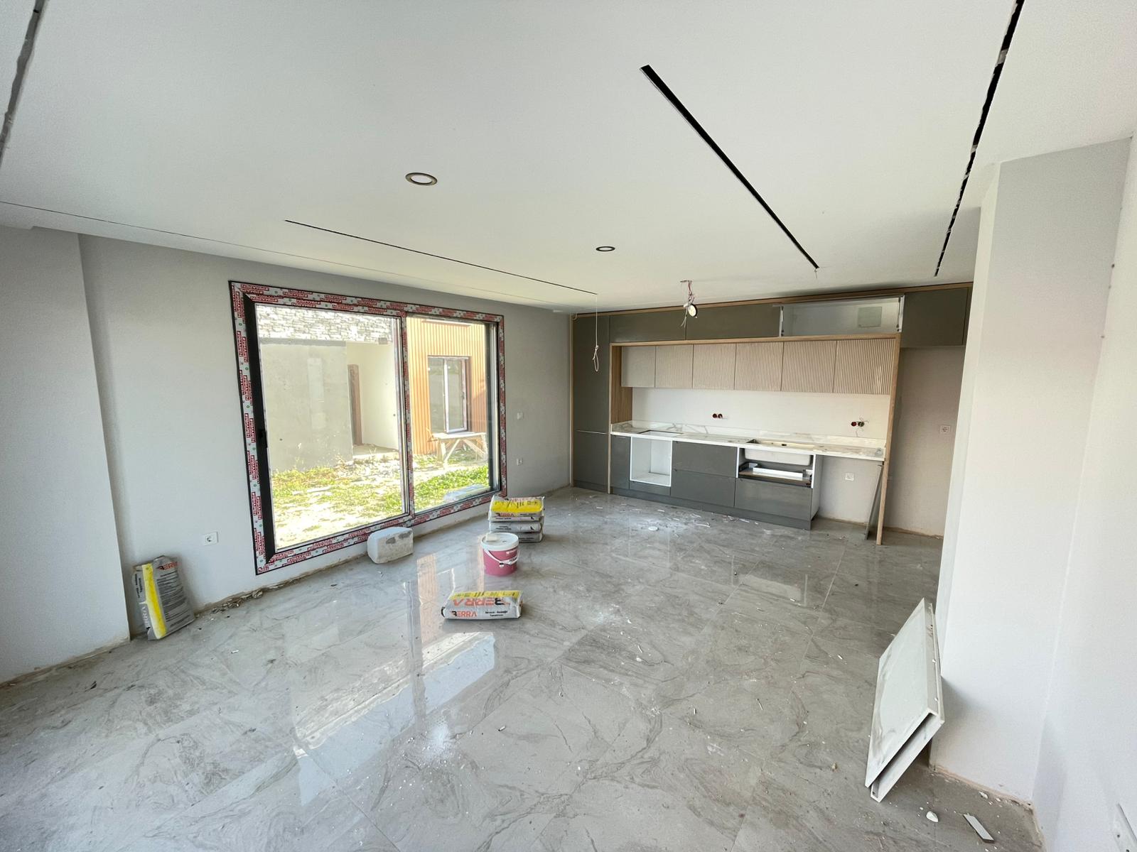 DENİZİ UYANDIĞINIZ AN GÖRÜN! KARAAĞAÇ SAHİLDE ÖZEL HAVUZLU 4+1 VİLLA