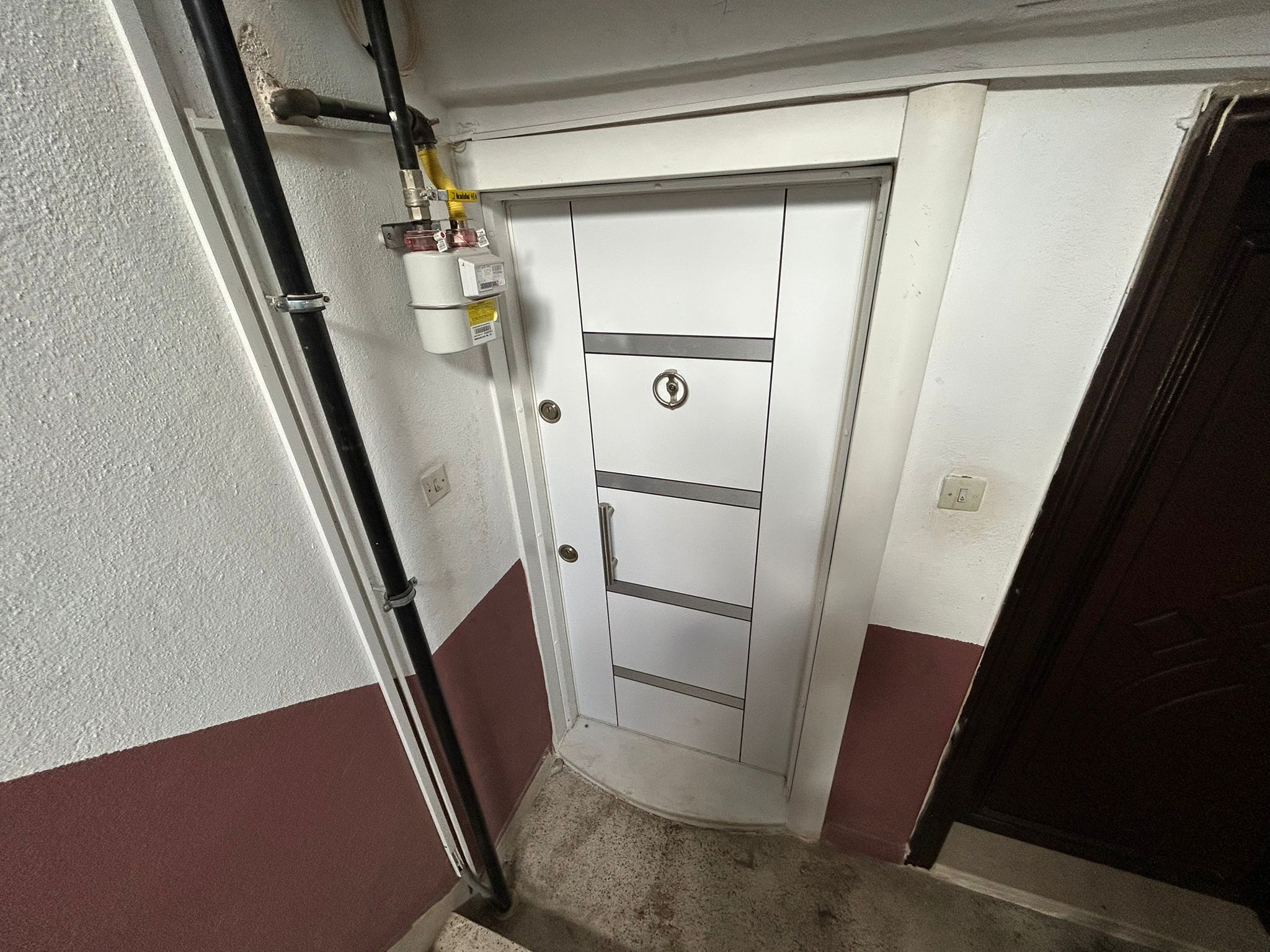 CUMHURİYET MAHALLESİ İNÖNÜ CADDESİNDE KOMANDO TUGAYINA 200 METRE 3+1 KİRALIK DAİRE