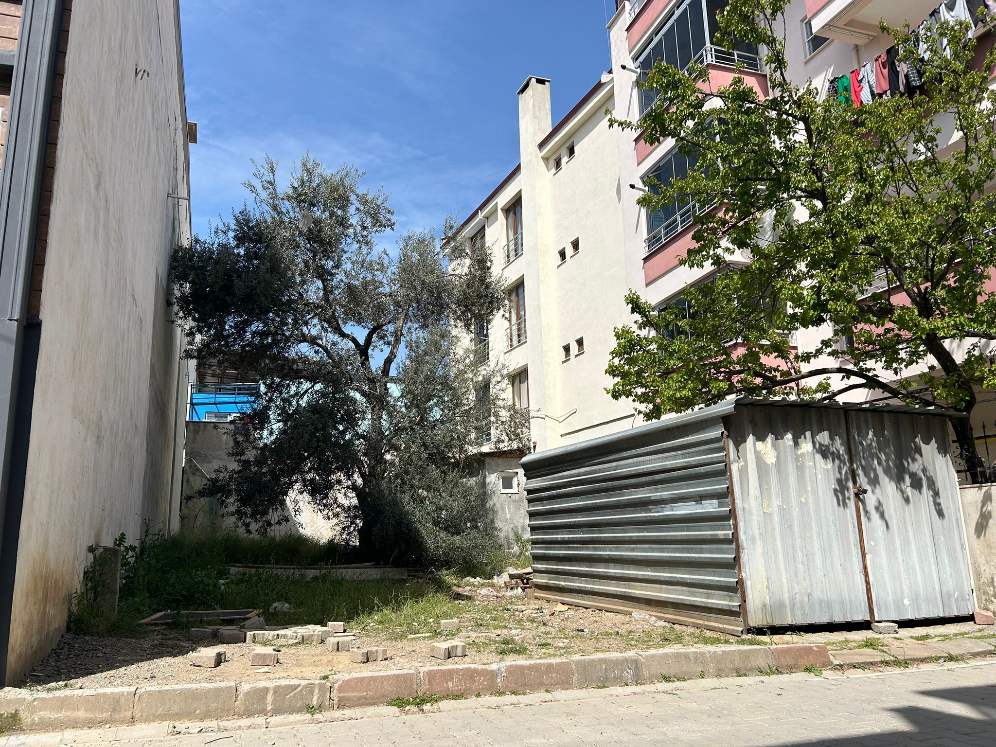 ÖZEL KÖRFEZ HASTANESİNE 100 METRE MESAFEDE SATILIK 192 m² İMARLI ARSA