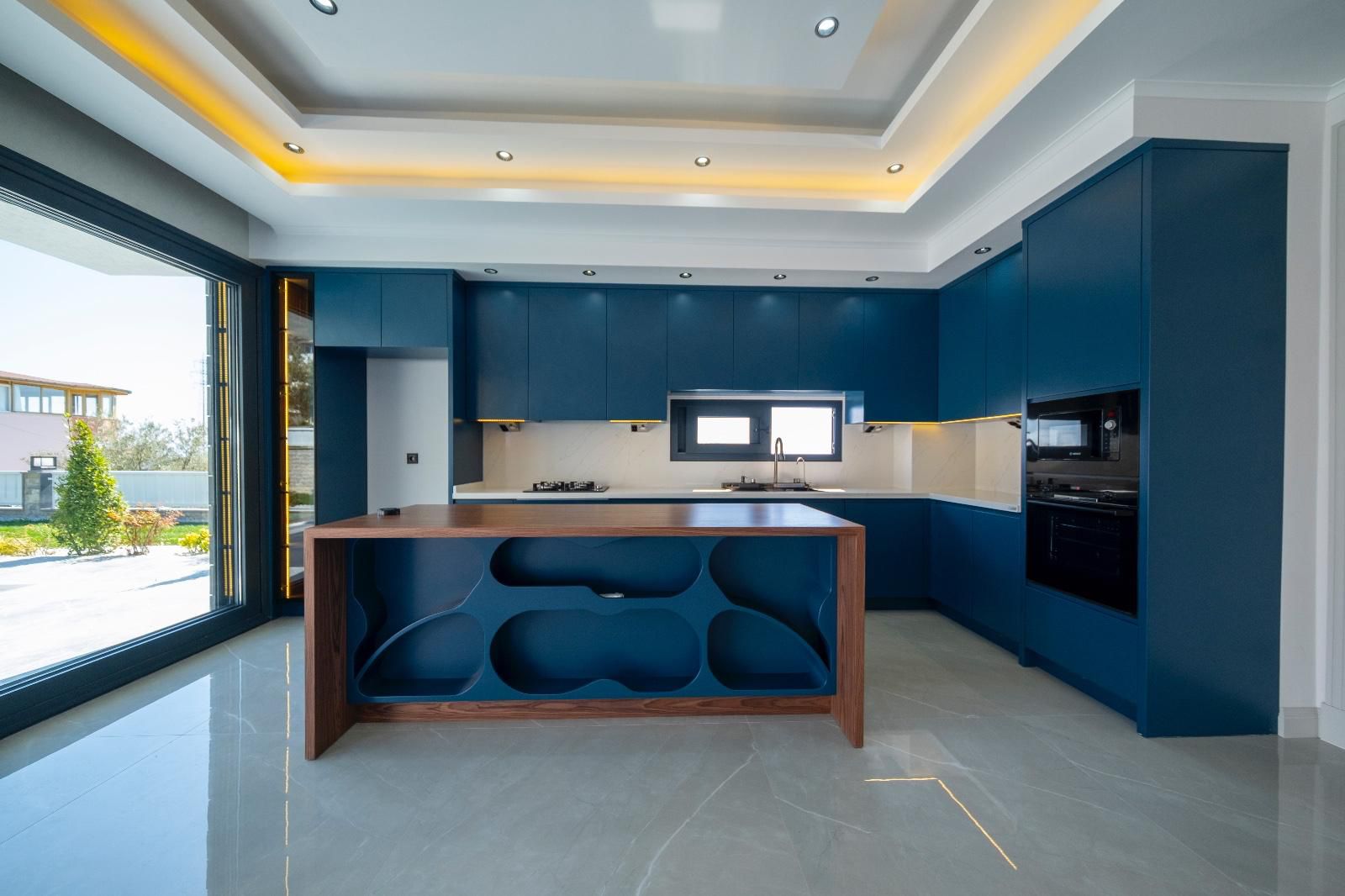 ALTINOLUK’TA 400 m² ARSA İÇERİSİNDE DENİZ VE DOĞA MANZARALI MÜSTAKİL LÜKS VİLLA