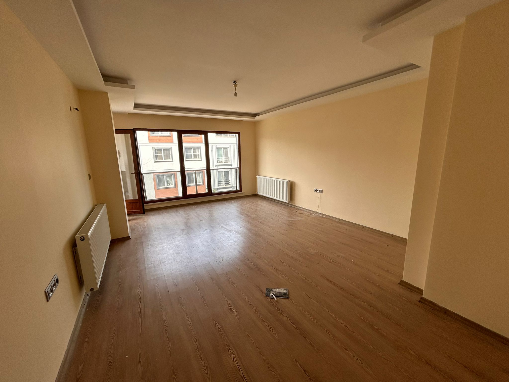 AKÇAY İKİZÇAY MAHALLESİNDE SATILIK 3+1 LÜKS DAİRE ( EİDS NO : 1001423 )