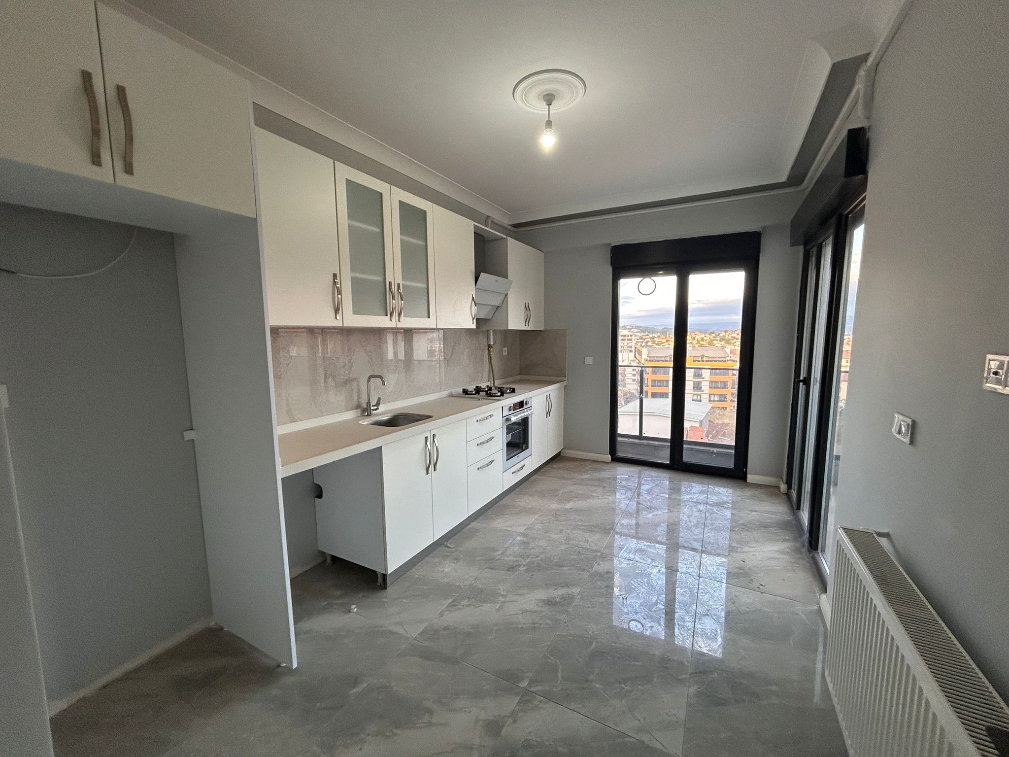 ATATÜRK MAHALLESİ'NDE KİRALIK LÜKS 3+1 DAİRE  ( 12 NUMARA )