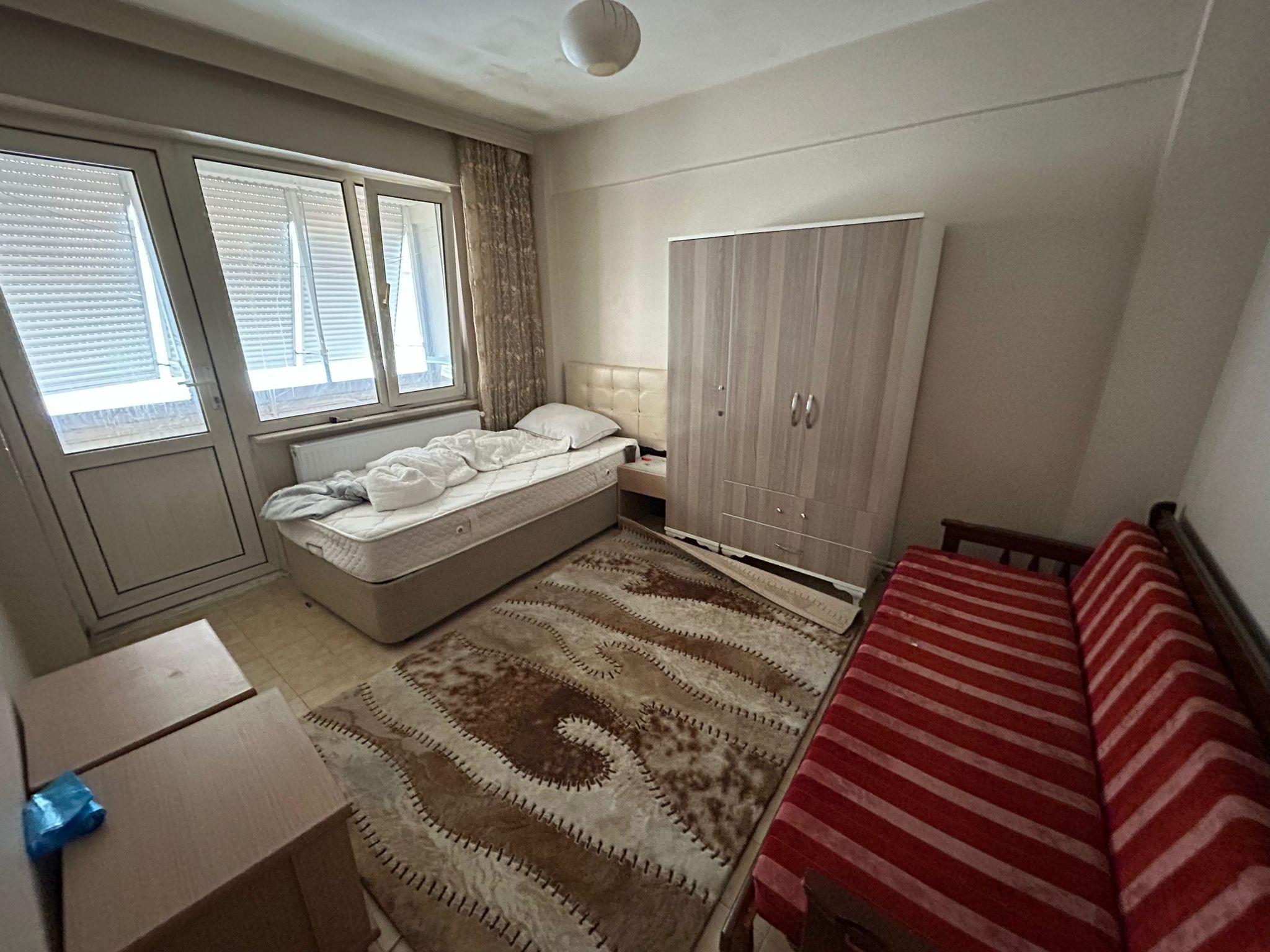 CUMHURİYET MAHALLESİ ÜÇGEN PARK YANI – EŞYALI 2+1 SATILIK DAİRE