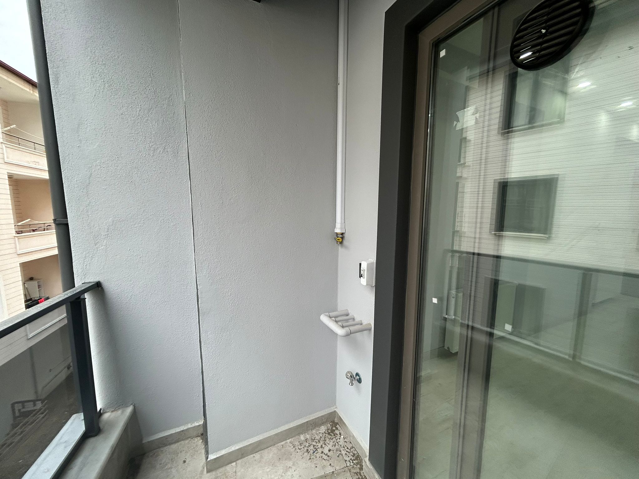 EDREMİT GAZİCELAL MAHALLESİNDE SATILIK SIFIR 2+1 DAİRE