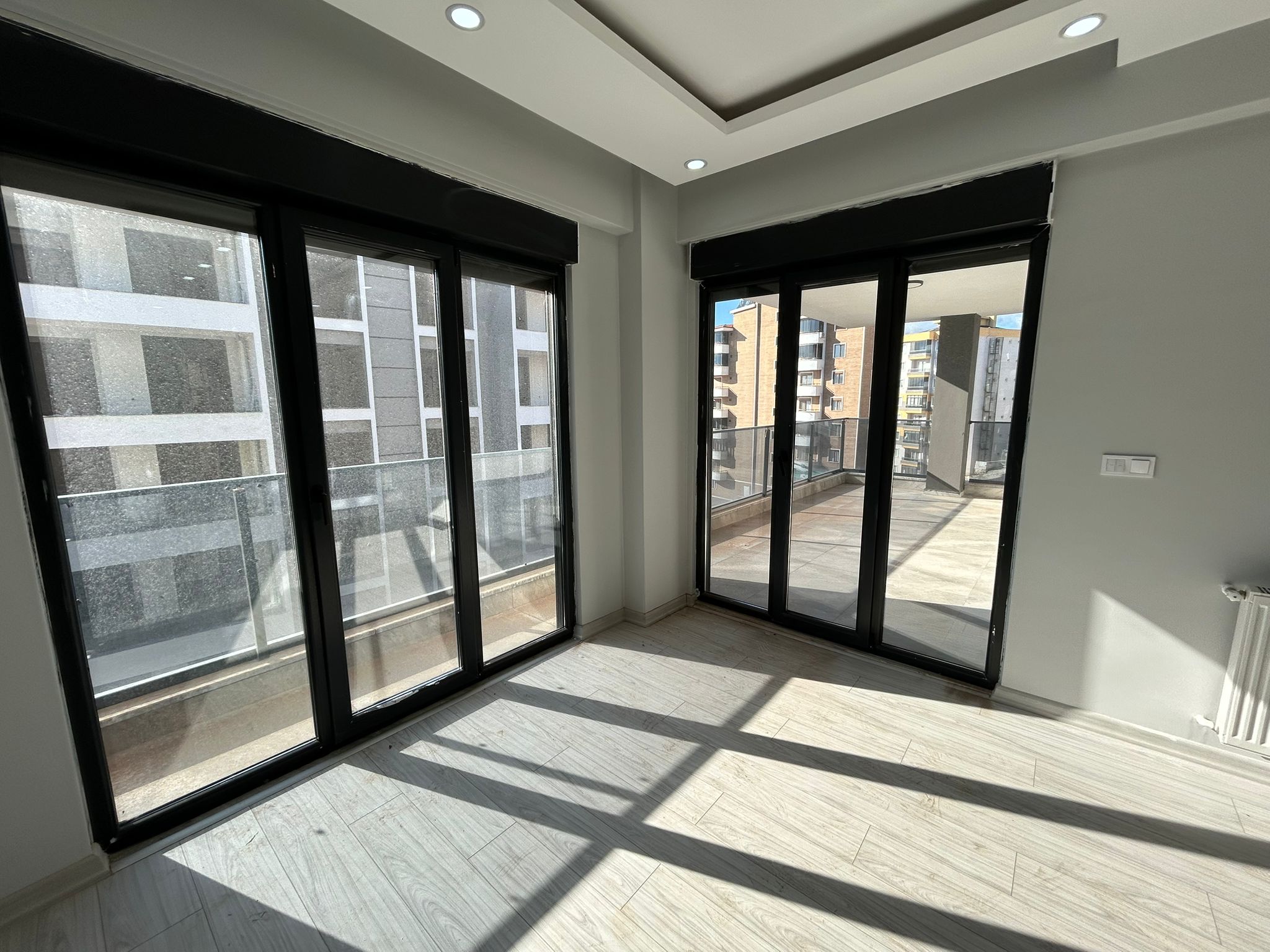 ATATÜRK MAHALLESİ’NİN EN GÜZEL NOKTASINDA! SATILIK 2+1 DAİRE (9numara)