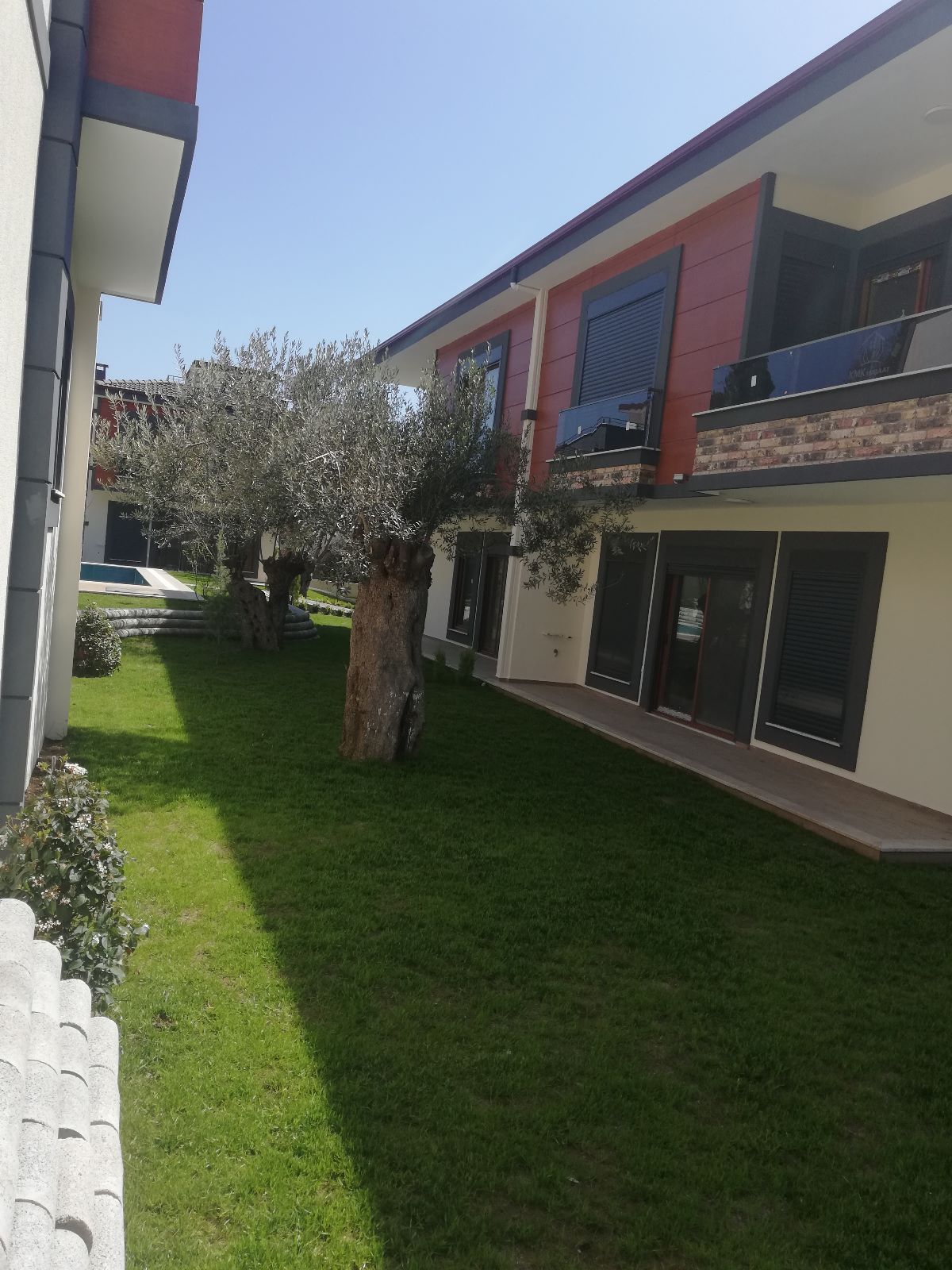 GÜRE’NİN EN PRESTİJLİ SİTESİNDE, ÖZEL BAHÇELİ LÜKS 3+1 VİLLA