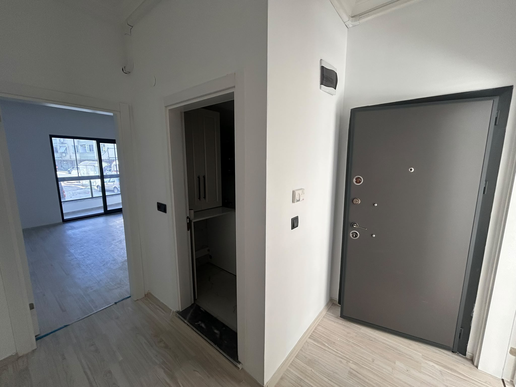 CUMHURİYET MAHALLESİNDE SATILIK 1+1 DAİRE