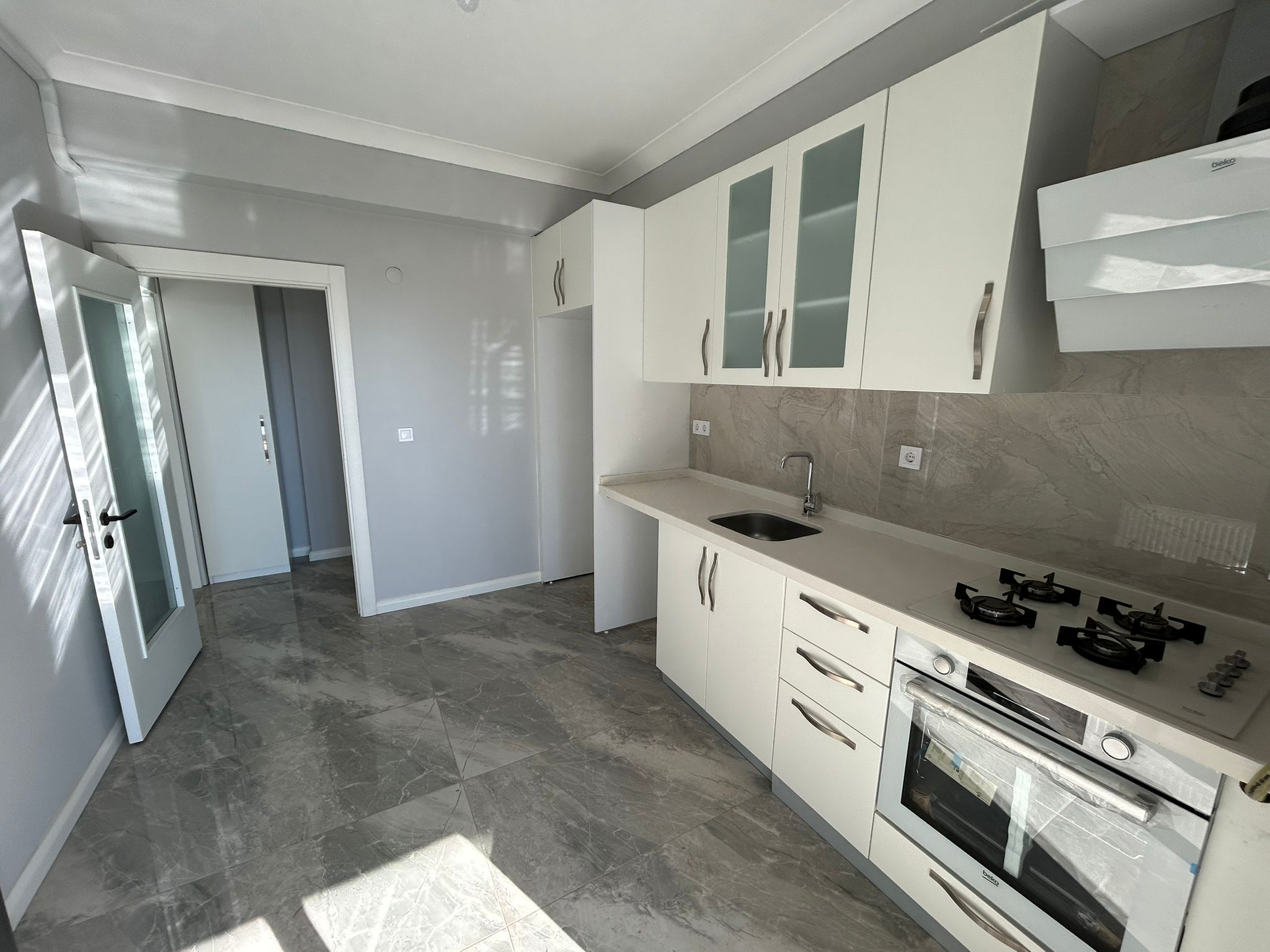 ATATÜRK MAHALLESİ’NİN EN GÜZEL NOKTASINDA! SATILIK 2+1 DAİRE (8numara)