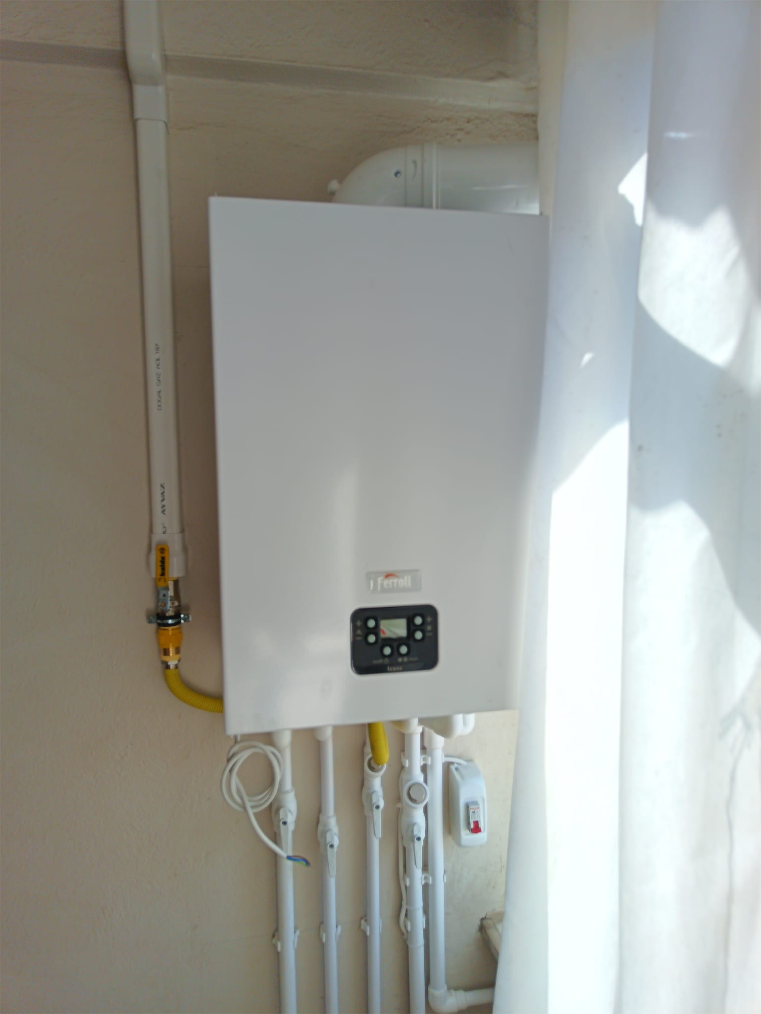 CUMHURİYET MAHALLESİ ÜÇGEN PARK YANI – EŞYALI 2+1 SATILIK DAİRE